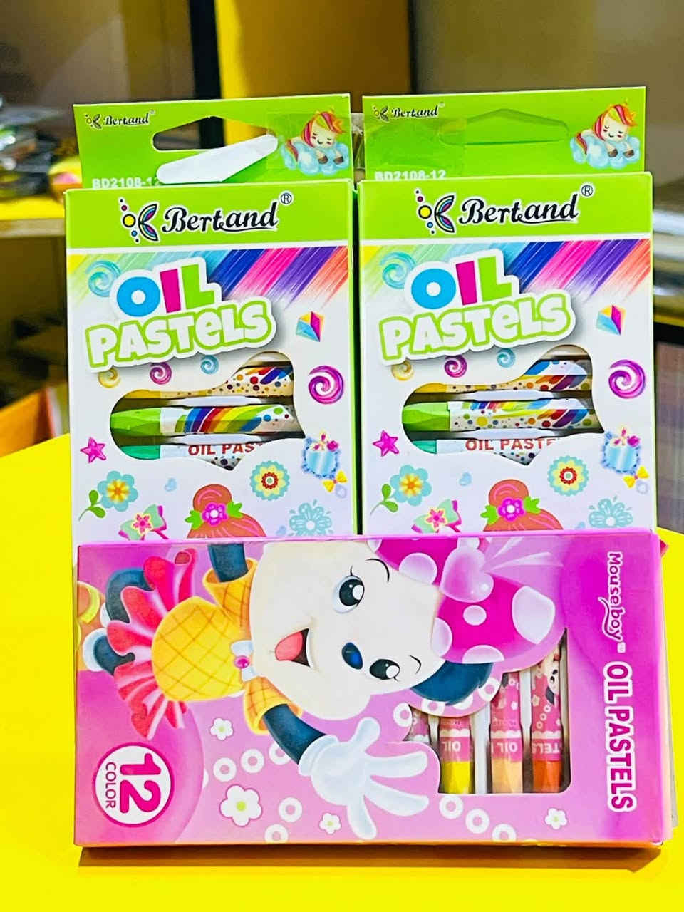 �✨ ألوانك… إبداعك… خليها تبدأ من مكتبة الولايه! ✨🎨

إذا تحبين الرسم وتدورين على أصباغ رسم حلوة وبنوعيات مختلفة، وفرنالكم تشكيلة مميزة تناسب كل المواهب والأعمار 🖌️🌈

🎨 أصباغ مائية
🎨 ألوان أكريليك
🎨 ألوان غواش
🎨 ألوان تمبرا
🎨 وأصناف ونوعيات مختلفة للرسم والإبداع

💜 جودة حلوة وأسعار مناسبة
وكل مستلزمات الرسم تلقوها عدنا!

📍 مكتبة الولايه
العنوان: الكوت – حي جهاد – شارع بيت صبر
📞 ***********

✨ مكتبة الولايه… كل لون يحچي عن إبداعك! �

نص مكتوب في الصور:
- مكتبة الولايه
- أصباغ الرسم بكل أنواعها ونوعياتها
- كل ما يحتاجه فنانك .. تجده هنا
- ألوان تلهم إبداعك ...
- WATER COLOR
- Watercolour Set
- ACRYLIC
- ACRYLIC ACRYLIC
- COLOR
- COLOUR
- COLORED
- PENCILS
- PREMIUM QUALITY
- GOUACHE
- GOURCHE
- COMPERA
- TEMPERA
- PAINT
- POSTER COLO
- POSTER COLOR
- POSTER COLOUR
- نوفر لكم جميع أنواع الأصباغ:
- ألوان المائية
- ألوان الزيتية
- ألوان الأكريليك
- ألوان الجواش
- ألوان التمبرا
- ألوان البوستر
- جميع المستلزمات الفنية الأخرى | جودة عالية | أسعار مناسبة
- العنوان: الكوت - حي جهاد - شارع بيت صبر
- +964 772 210 7935
- كل الألوان بين يديك