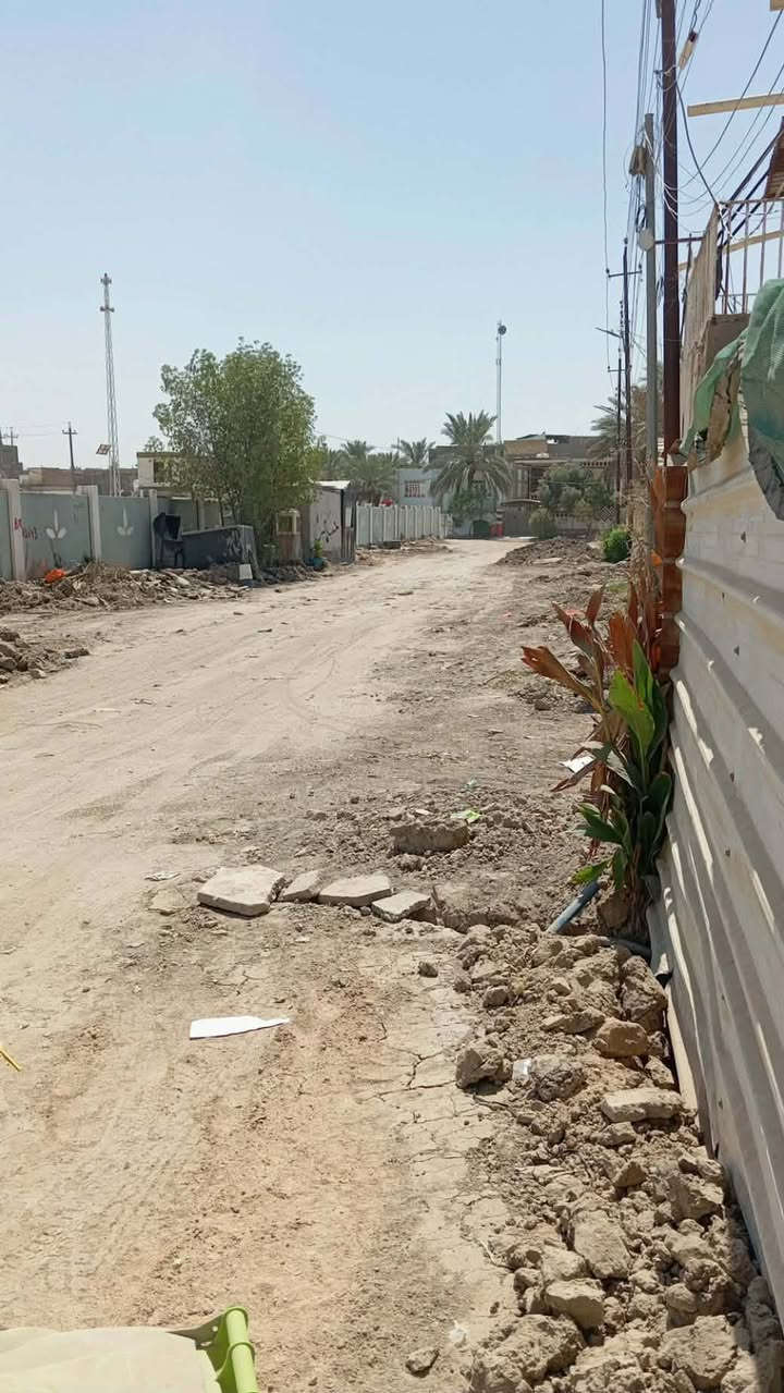( المنشور رقم 2) 

بيت 🏠للبيع طابو صرف حي الجزائر

خلف مدرسة الرسول +(المساحه 232م) واجه 11م-نزال21م) 
ينباع عرصه 
 مراجعه مكتب🏦 الملوك للعقار طريق
النجف
او الاتصال ع هذا الرقم 📞***********
