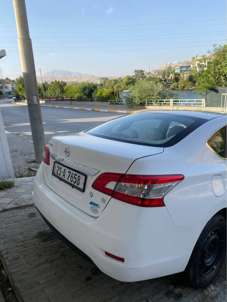 نيسان سنترا • ٢٠١٦ • دخان