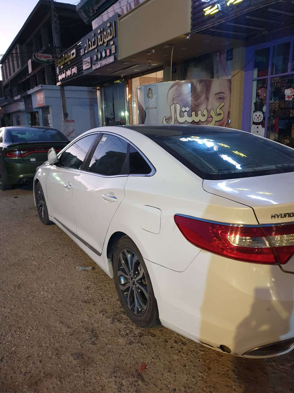 ازيرا 2014 خليجي فول مواصفات بيها قطعة وحدة صبغ مثل ما موضح بالصورة دواخلها كلش نظيفة و نواقصها بسيطة بالحدادية وبالدعامية الامامية كير مكفول والمكينة مفتوحة سنويتها منتهية 
السعر 107 وبيها مجال بسيط للشراي 
المكان النجف
***********
