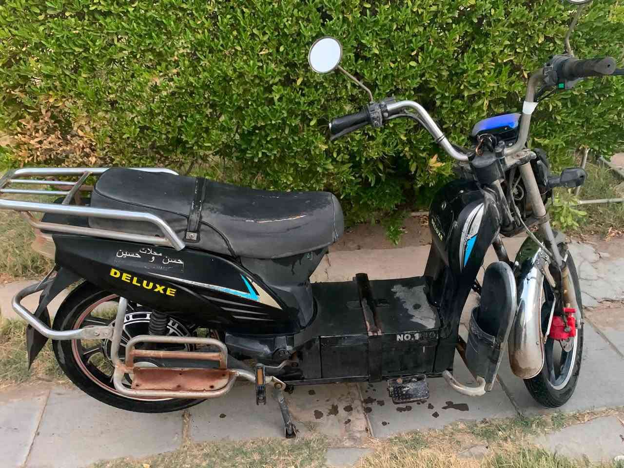 سلام عليكم 

دراجة شحن هارلي 

5 بطاريات 
🔋بطاريتها شديتهن ببداية السنة

بصمة تشغيل عن بعد
سويچ 
وانذار سرقة
3 سرعات + مثبت سرعة

حالة الكهربائيات ⚡️ 

الكهربائيات بشكل عام  بيها شويه ملاحظات

• الشاشة جديدة بس تخربط 
• اللايت الامامي يشتغل بس محتاج تبديل جوزة
 • الاشارة اليسار الامامية مفقوده
والباقي كله يشتغل

الدراجة استخدام شخصي خفيف داخل المنطقة

 📍مكاني / بغداد الغزالية

السعر / 180 وبي مجال بسيط للناس الطيبة

 *********** 
الي حاب يتواصل متواجد فقط واتساب
