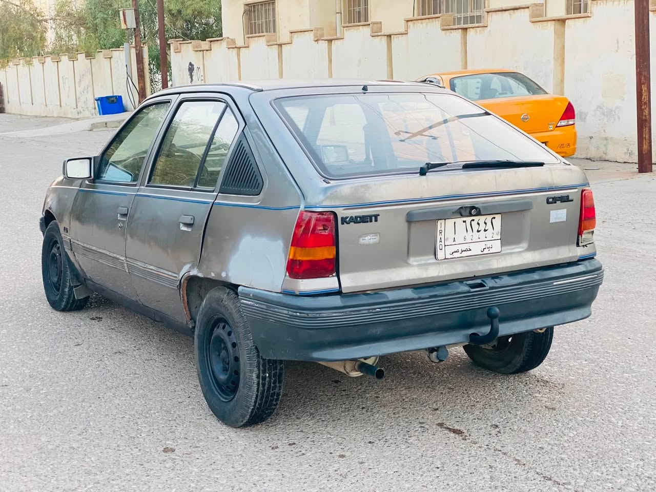 السلام عليكم اوبل كاديت موديل 1990رقم ديالى مشروع وطني لل٢٧دفتر بانزين بيها سياره جاهزه بلاديه داخلها نضيف لوك  فقط يحتاجلها صبغ بيع مستعجل السعر 18وبيها مجال بسيط العنوان كركوك رقم الهاتف ***********فقط وتساب غير متواجد ع سيم كارت
