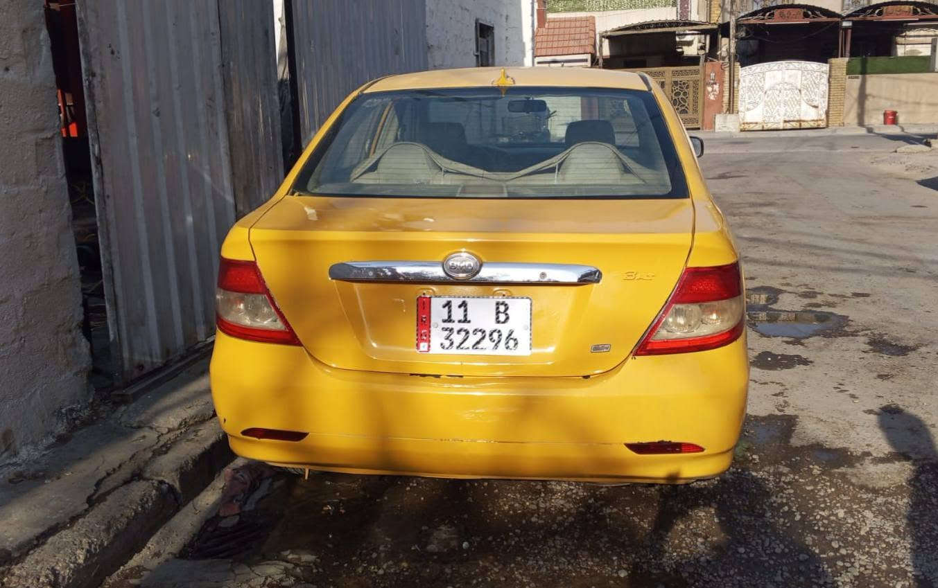 السلام عليكم BYD 2011 F3 اوتماتيك صدر جديد قبل شهر بدلته السياره بدون حادث فقط تعمير هلاهلات ودوسات ومصبوغه حزام 
مصفره هيئه وغرامات رقم جديد دولي تاخذ جاهز  تحويل مباشر بأسمي كبل اسوي لك عقد مروري 
مكاني بغداد المحموديه ناحية الرشيد  
السعر 38
واتساب ***********

