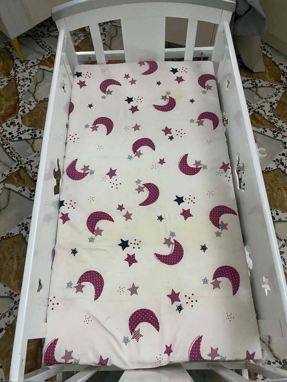 سیسەمی خەوی مندالاَن لە تەمەنی 0 بۆ 6 مانگ تولی دژە مێشولە و میشی لەگەلە بە گرنتی خاوینی ١٠٠% ئەیفرۆشمەوە 
🎈 تیبینی / ئەو چەکمەجەیە نەشکاوە بەس لە شوێنەکەی دەرچوە و هیجی تر 
نرخ بە دۆشەکەوە بە 95 هەزار ئەیفرۆشم 
بە بێ دۆشەک بە 70 هەزار ئەیفرۆشم 
بێشکەی منالانەکش هەر نرخی 40 هەزارە و زۆر پاکە ١٠٠%
*********** WhatsApp
