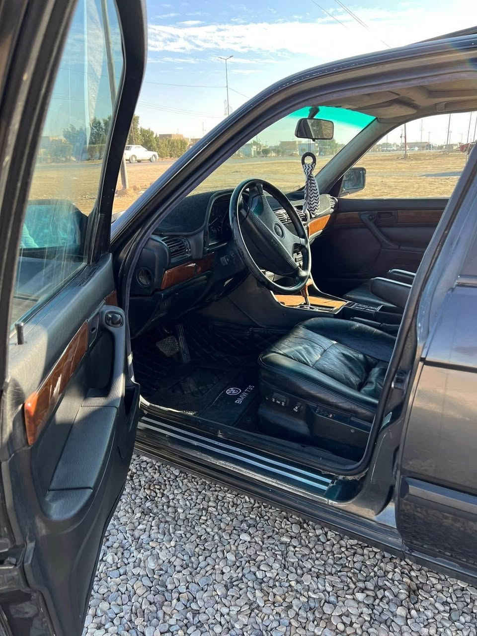 السلام عليكم …
للبيعBMW موديل ١٩٩٢ حجم ٧٣٥ بجم عريض فتحة سقف شغالة ، كشنات كهرباء ، تدفئة بالكشنات ، رقم بغداد انكليزي سنوية ٢٠٢٧ سنوية بأسمي سيارة جاهزة مابيه كل نقص ، كير جديد ، تبريد منظومة جديدة ثلج ،كهربائيات بلادية ،محرك ،صدر امامي خلفي جديد ، كلها جاهزة مابيها اي نقص،  شاشة اندرويد،  سنتر لوك ، تخم اطارات ويل خلية  ، السعر 55   

مكان السيارة /بغداد _زيونة

للاستفسار الاتصال على الرقم 

*********** اتصال او واتساب
