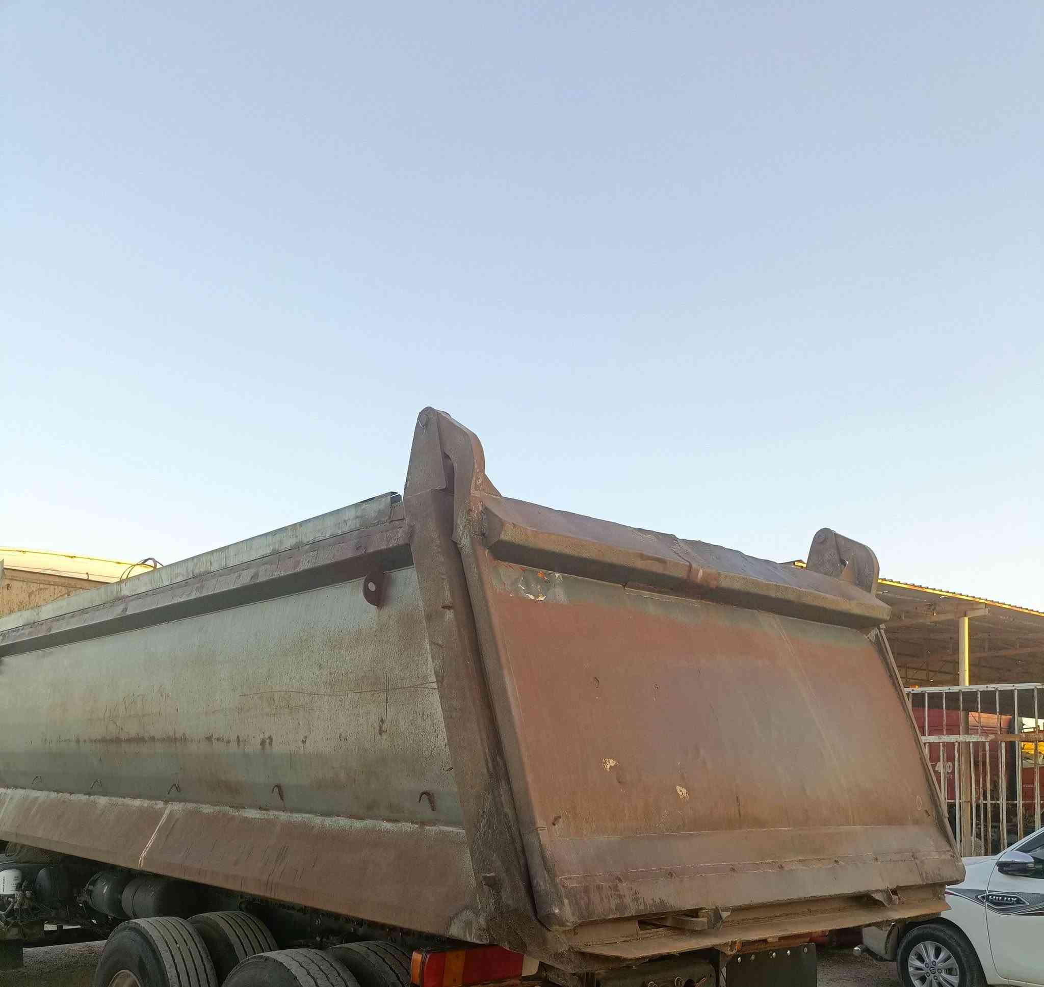 بدي  قلاب حوضي للبيع الطول 6متر و10سم
السعر 45 ورقه وبي مجال 
العنوان سامراء 
 الرقم***********
