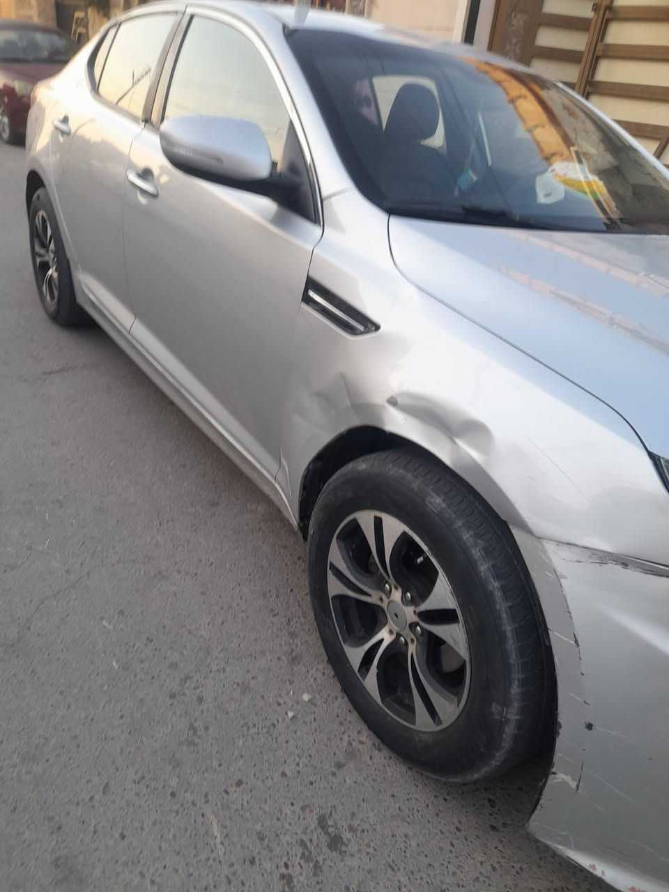 السلام عليكم
كيا اوبتيما كوري كي 5 موديل 13 محرك 2000 دوش 
بيها 3قطع قطعتين تبريد بس الكمبريسر بي ضعف 
مري شفط مسجل شاشه كامره خلفيه تحكم استيرن 
الداخل اسود جلد رقم بغداد الاماني السعر100ويرهم مراوس حسب القناعه العنوان تكريت رقمي ***********
