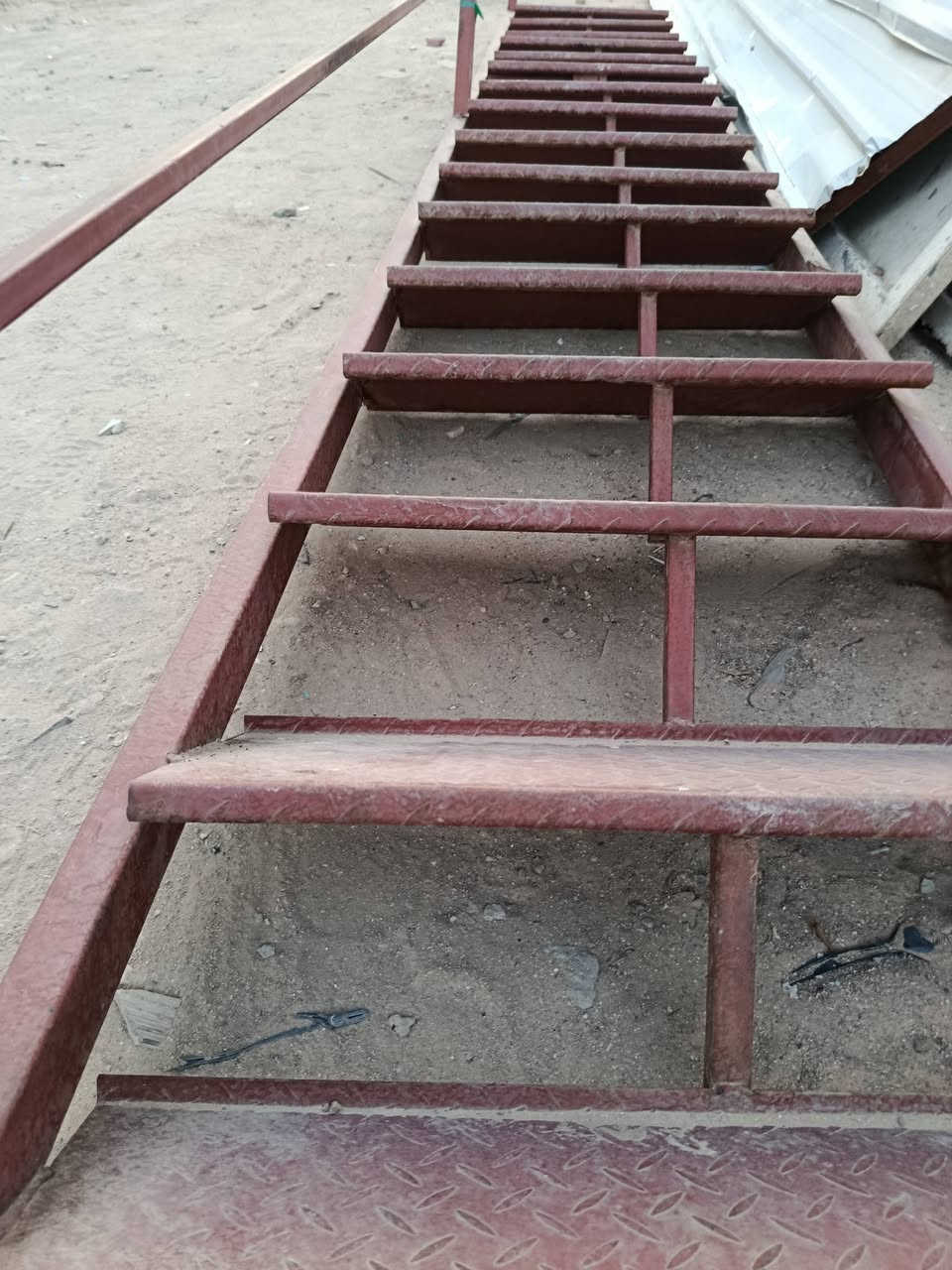 درج حديد للبيع الطول 5 متر ونص   ثقيل تجي وشوف  شغل درجه اولى مع محجر   وسياج جنكو
الموقع كربلاء كنطرة السلام
 للاستفسار. هـ ‏‪***********‬‏
