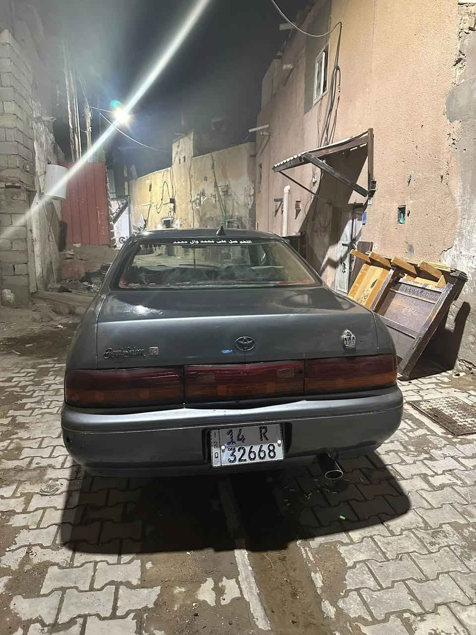 سلام عليكم سياره بطه مصبوقه عام الفينيه مكفوله من كص من نقل جفه سياره نضيفه بيه تبريد سعره ٤٧بيه مجال مكانه البصره القديمة رقم تلفون***********

نص مكتوب في الصور:
- 32668