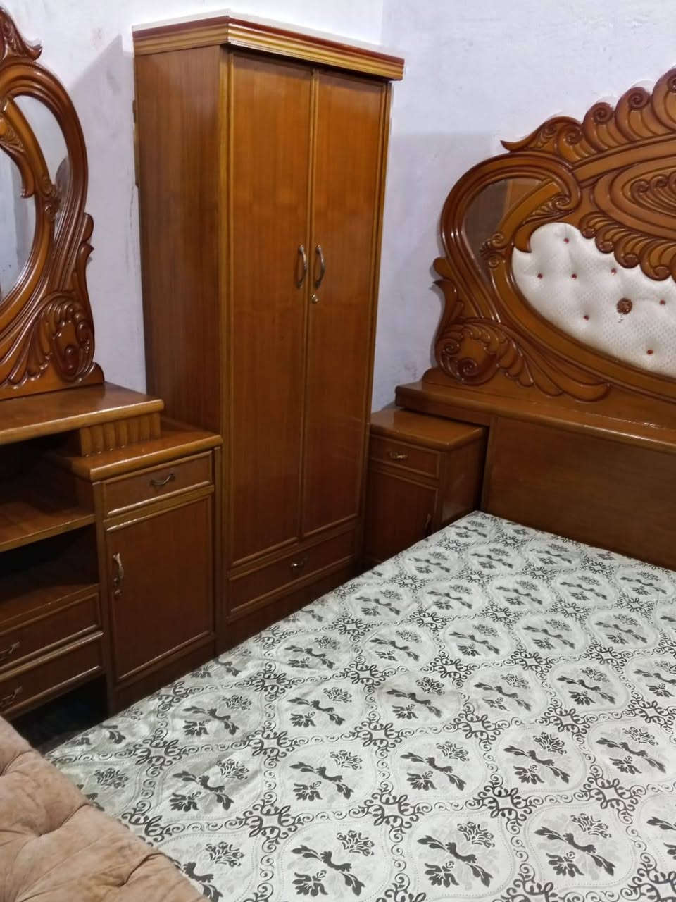 650غرفه ست ابواب صاج داخل وخارج نفخ زاويه كنتوريه بغداد الحسينيه مال الراشديه وعندي توصيل ***********
