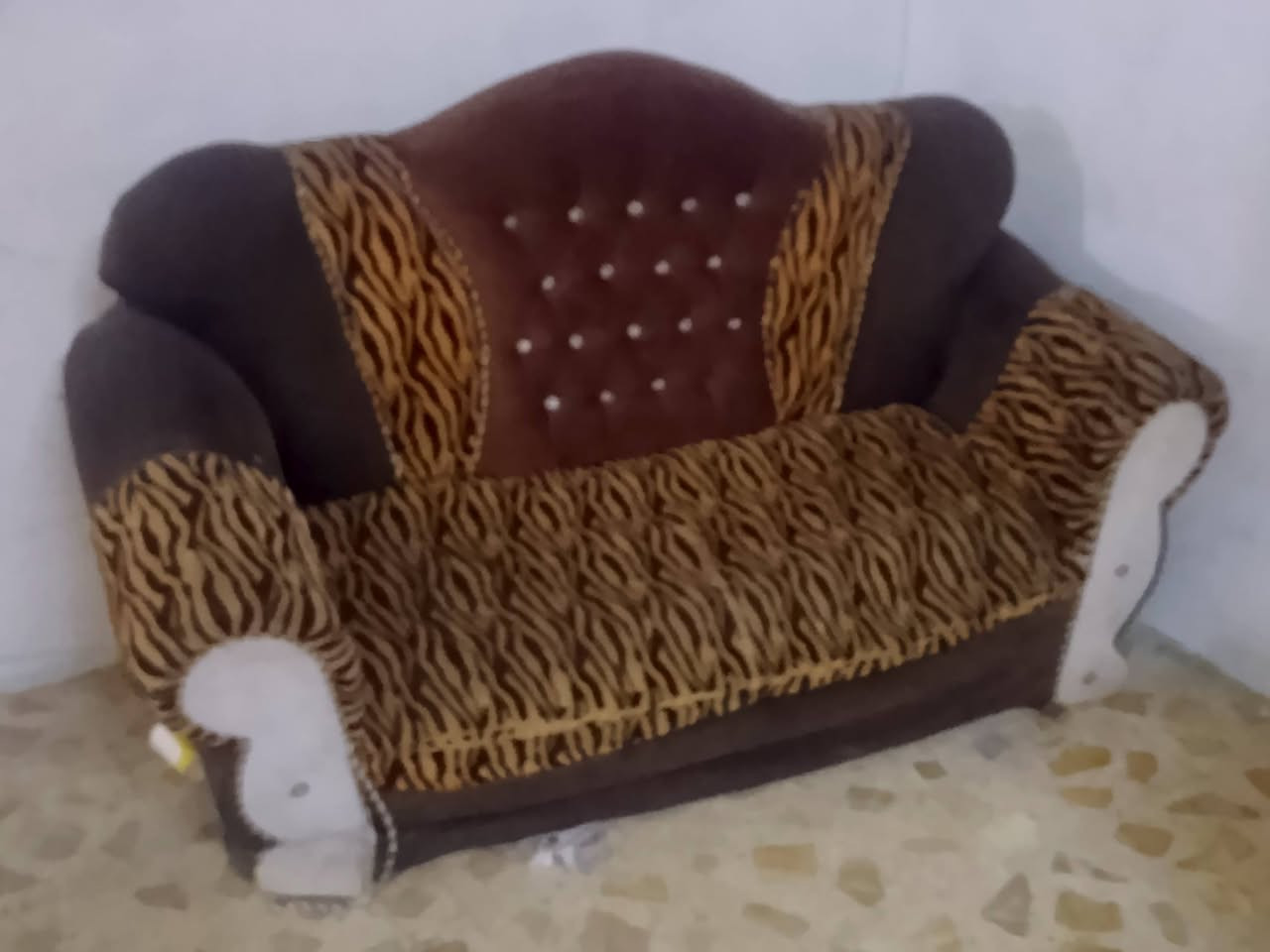 قنفات مستعملة للبيع ***********
