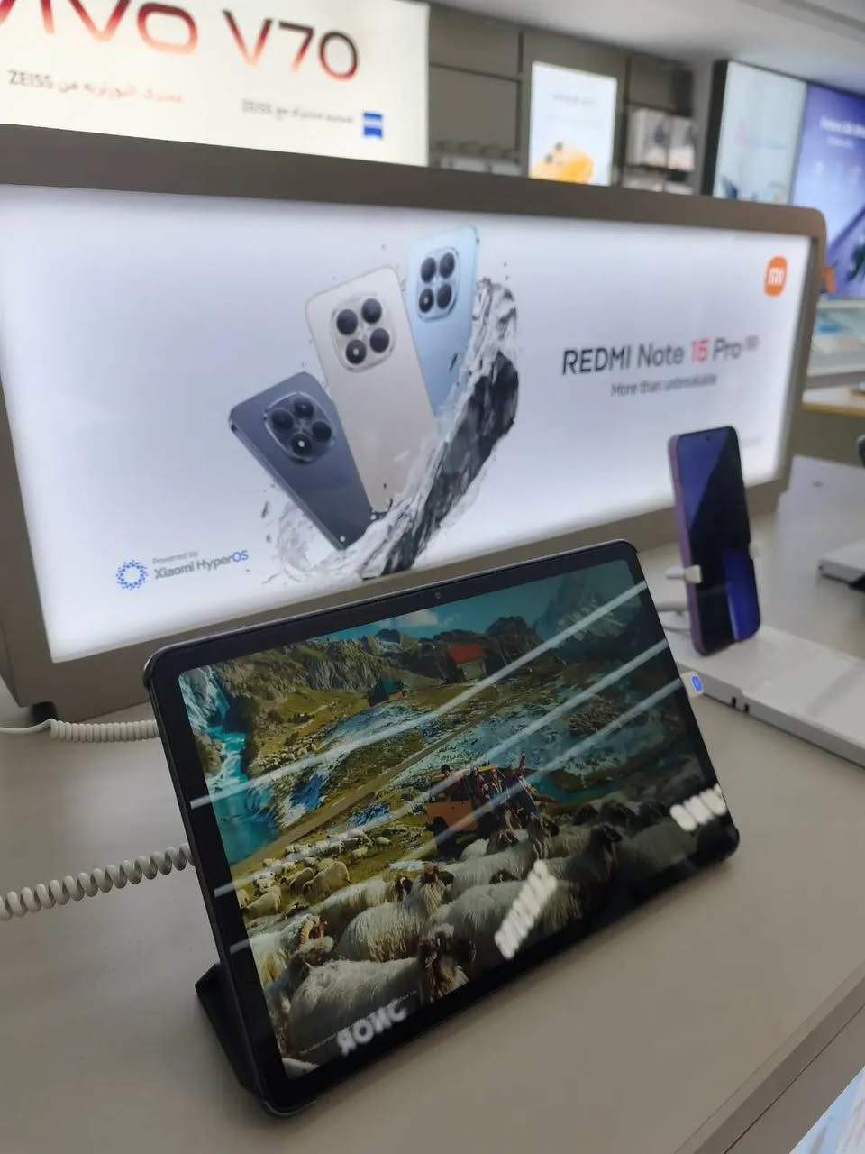 فري زون للبيع بالتقسيط المريح للموظفين والمتقاعدين على مصرف الرافدين والكي كارت
Redmi Pad 2
 الشاشه الكبيرة، البطارية القوية، والسعر المناسب... كلها بجهاز واحد! 
إذا تدور على تابلت يبيض الوجه للدراسة، الشغل، أو الوناسة والمشاهدة، فـ Redmi Pad 2 هو الخيار المضبوط! 
ليش راح تحبه؟
 شاشة تخبل: حجم 11 إنش بدقة 2.5K وسلاسة 90Hz.. المشاهدة والتصفح بيها متعة مو طبيعية.
 صوت سينمائي عالمي: 4 سماعات مع تقنية Dolby Atmos، يعني الأفلام والألعاب بصوت صافي وقوي.
 أداء طيارة: معالج قوي ويا نظام HyperOS 2 يمشيلك أعتى التطبيقات بدون أي تقطيع.
 بطارية ما تخلص: سعة 9000mAh تقفيك اليوم كله وزيادة، انسى سالفة الشاحنة!
 تصميم كشخة ومعدني: خفيف ونحيف وتكدر تستخدم ويا قلم حتى تسجل ملاحظاتك ورسمك براحتك.
🎯 من الأخير.. جهاز متكامل يفيد الصغار والكبار وللدارسة والوناسة!
متواجدين من العاشره صباحا الى العاشره مساءا 
الموقع: الموصل_المجموعة الثقافية_ قرب مصور دنيا وكافيه ليالي الجامعة
يتوفر خدمة توصيل داخل نينوى
وجميع المحافظات🇮🇶🔔🚖
التواصل ع الدايركت او الواتساب على الرقم 
***********

نص مكتوب في الصور:
- سعر القسط الشهري 27 الف فقط