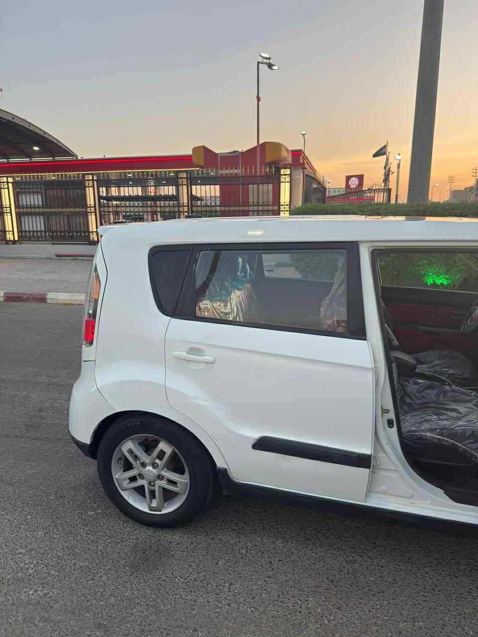 سلام عليكم كيه سول مديل ٢٠١١ السياراه كلش حلوه مكينه ٢٠٠٠ دراش مرغواب السعر ٧٥ ربيه مجل حك الجيه هذ رقمي*********** العنون النجف
