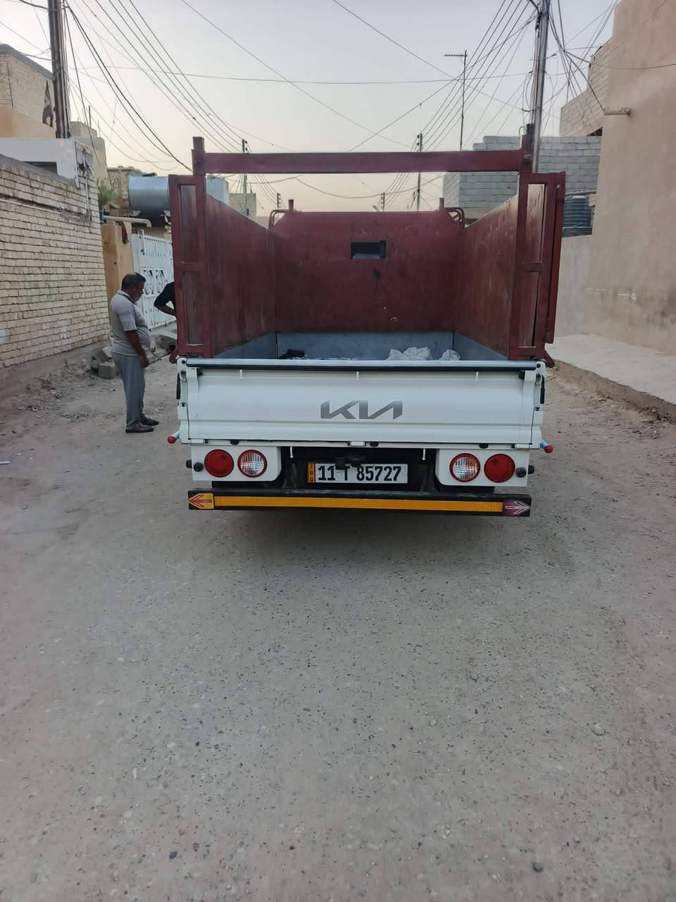 السلام عليكم كيا حمل للبيع مكفوله كفاله عامه عدا بارد بسيط بربع سياره على وضع الشركه زيرو الموديل 2025 جديده المحجر ما ينباع وياها رقم بغداد  مكان السياره بغداد السعر 160       رقم الهاتف ***********
