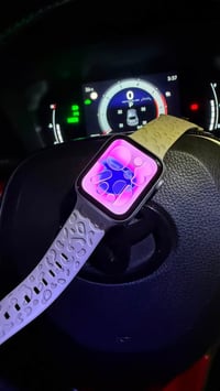Apple Watch SE 2 – 44mm ساعة Apple Watch SE الجيل الثاني، وياها الكارت...