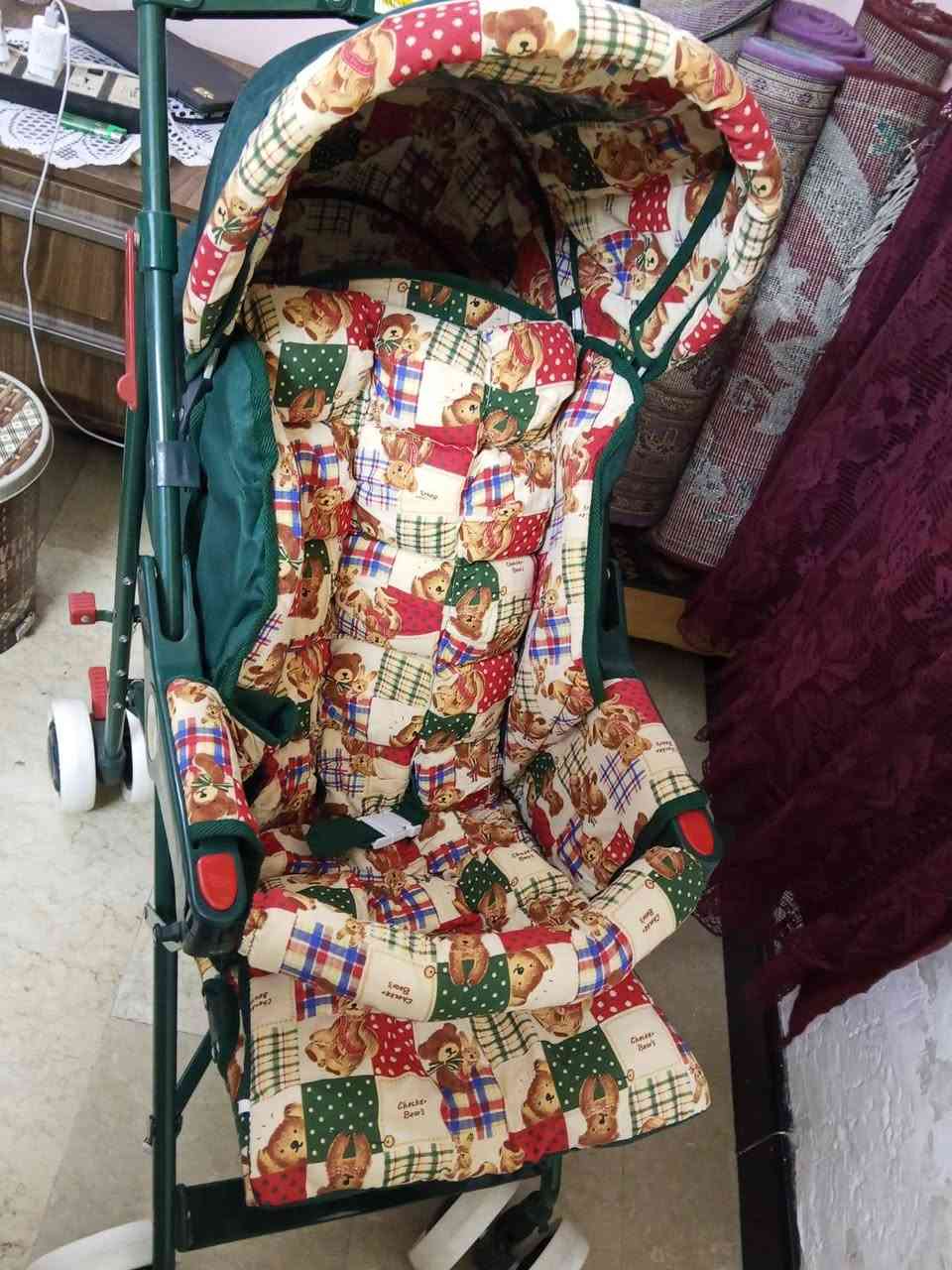 السلام عليكم عندي ميز توليت و عندي ميز تلفزيون وعندي جربايه طفل وعندي عربانة طفل وعندي بورد مال كهرباء ***********
