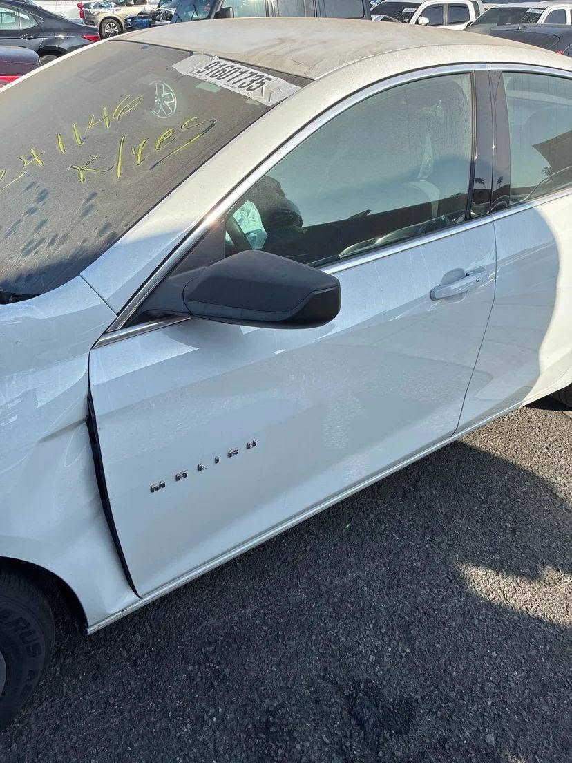 ماليبو موديل ٢٤ ماشيه 55 الف ميل شهداء تبديل بنيد فقط موجوده بالديوانية *********** صور الحادث مرفقه بالمنشور
