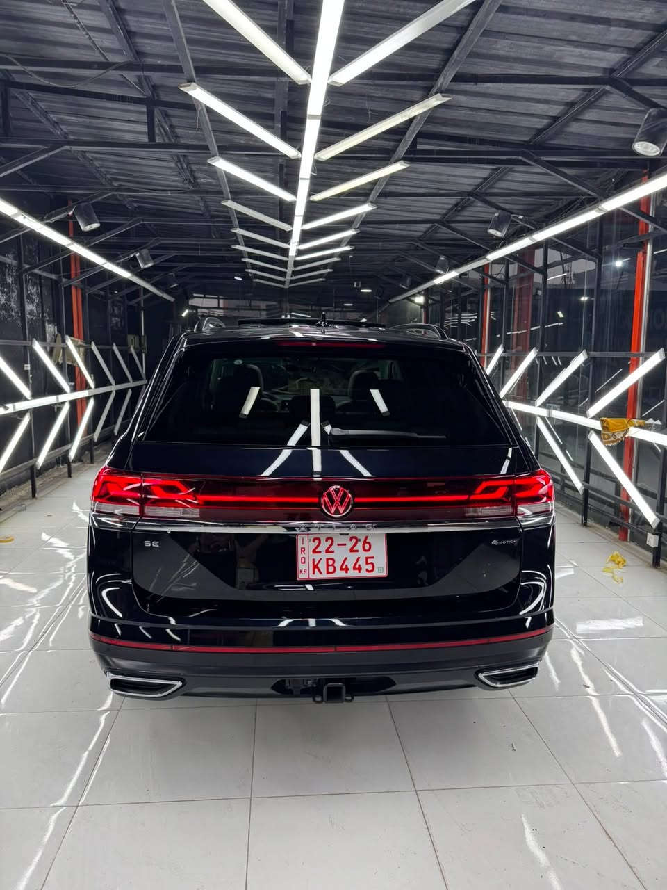 VW Atlas 2025 SE+ 
سياره بيها قطعتين ونص صبغ 
7راكب 
الشكل الجديد
بجم R-line premium
11  الف مايل 
فتل رادارات + حساسات
ويل 20
رقم الشاصي موجود بالصور 
يصمة 4 أبواب
بصمة تشغيل 
محرك 2.0 تيربو 
كافة تحكمات السيارة لمس تشغيل عن بعد
شفتات ستيرن 
‏‎صندوق شفط كهربائي
وضعيات قيادة 5 ايكو وسبورت 
انارة داخلية .. ليدات .. تحت الرجل 
لايت لد متحرك عدسات تتحرك مع ستيرن .. بك لايت لد 
‏‎رادار أمامي (تحديد مسار)
‏‎رادار جانبي (نقاط عمياء)
‏‎رادار خلفي (تحذير من الاصطدام)
‏‎تبريد مركزي لمس
‏‎كشنات جلد / كشن تدفئة / تبريد 
‏‎كشن كهرباء
‏‎دشبول ديجيتال
‏‎هاند بريك بصمة
كير بصمة 
‏Android Auto 
‏Apple Car Play 
‏‎مانع انزلاق+ABS
‏‎شاشة كبيرة لمس
‏‎حساسات خلفية .. امامية . جانبية 
‏‎تحكمات استيرن .. ستيرن تدفئة 
‏‎اوتو ستارت Auto start 
‏‎اوتو ستوب Auto Stop 
‏‎منافذ type C 
رقم كاتي وتترقم شمالي 
مكان السياره دهوك
سعر جدا مناسب
للاستفسار 
***********
*********** دهوك, العراق
