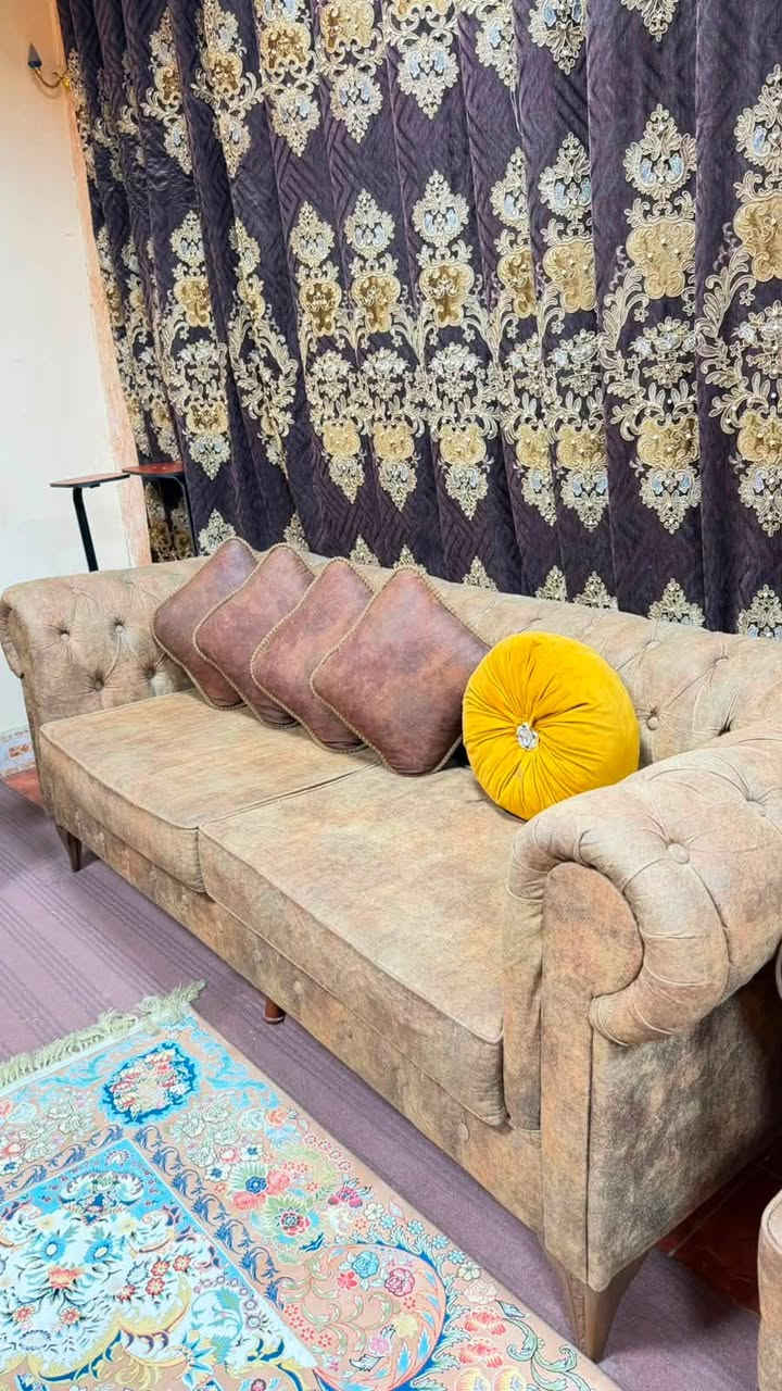 للبيع تخم قنفات 10 مقعد
نظيف وجديد استعمال بسيط جدا 
سعر مناسب
650.000 الف وبي مجال
***********
