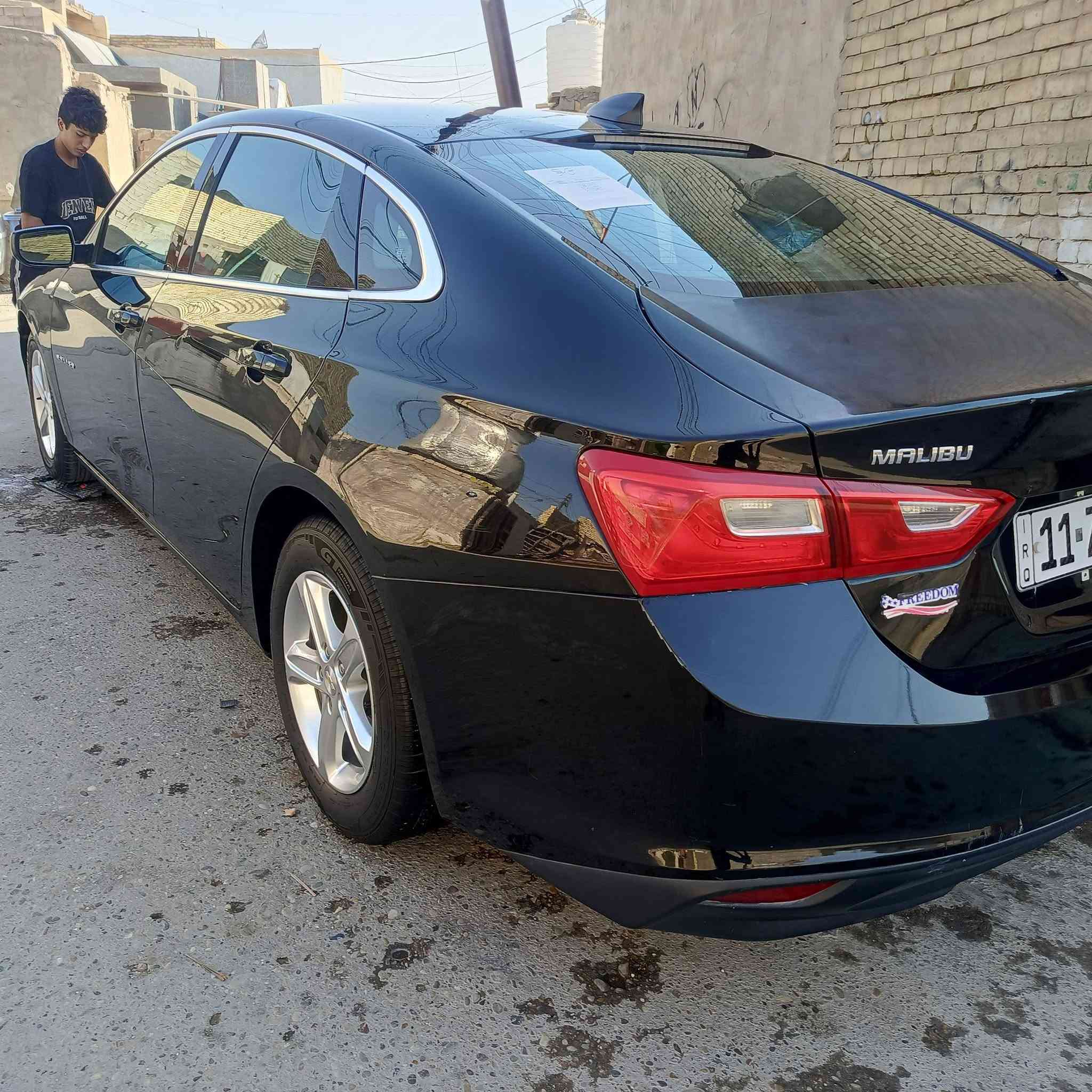 السلام عليكم سياره ماليبو البيع موديل 2023سياره جديده حدث مريكه جاملق امامي رديترات بلادي السعر 125وبيه مجال ***********
