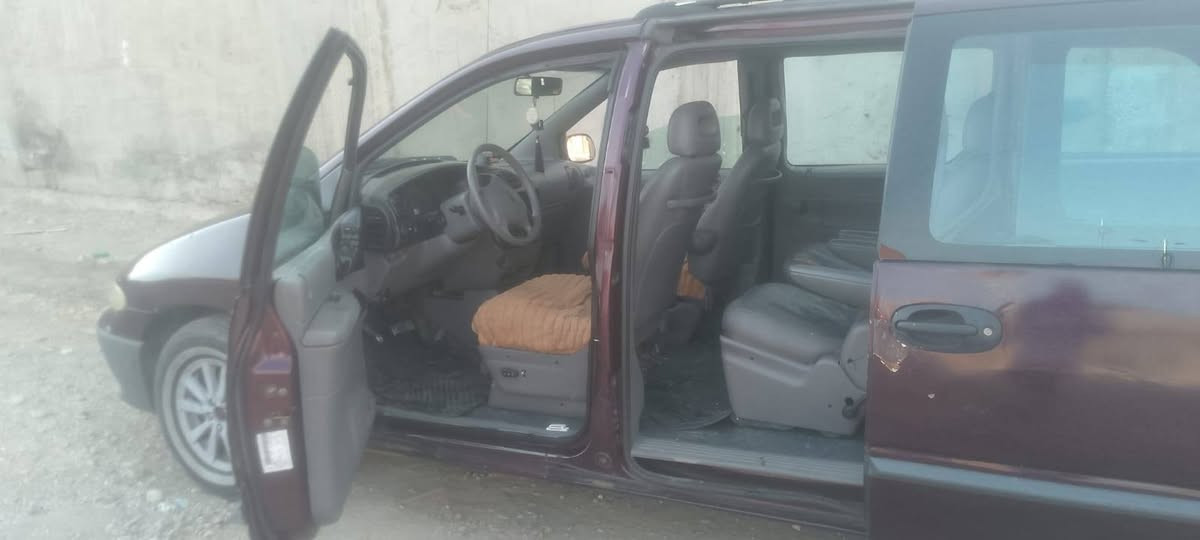 السلام عليكم
للبيع دوج كرفان موديل 2000 رقم مسطرة كير ومحرك وصبغ علئ فحص تبريد شغال تحويل بشرط باسم صحابه
مكان السيارة موصل القادسية الثانية
غير متواجد علئ الفيس مكلف بالنشر لاتصال علئ الأرقام التالية ***********
