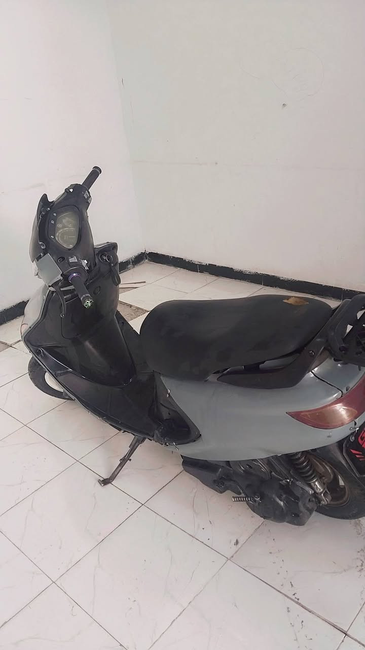 سلام عليكم دراجه للبيع فراشه نضيفه حيل صالنصه رياضي بيه اوراق السعر 325او بيه مجال العنوان النجف عامود 136 طىريق 
@ياعلي رقمي ***********
