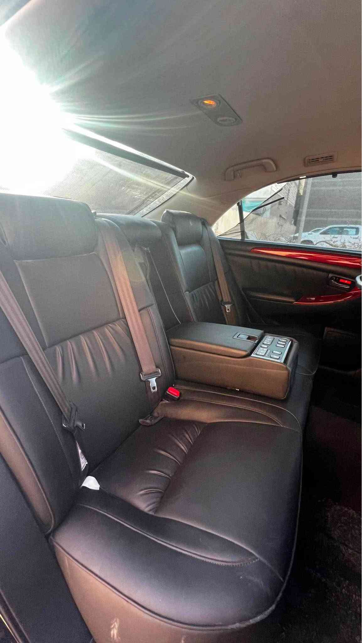 TOYOTA CROWN MAJESTA

للبيع تيوتا ماجستا.

رقم بصره مزاد شرط المداور ثاني يوم

السياره فول مواصفات 5 دكم
  
✅ محركها V8 الحجم 4300.

✅ كشنات جلدvip تتفئة ومساج  

✅ تبريد امامي خلفي3قطع.✅

✅ 3قطع بردات خلفيه.

✅ اربع كشنات كهرباء.

✅ 3برده خلفيه وجانبيه كهرباء اصليه.

✅ 5بصمات ابواب+بصمة تشغيل+ صندوك شفط 

✅ كشنات خزن ميموري.

✅ كامره خلفيه 

✅ ثلاجة

✅ مري ترحيب عند الاقتراب.

✅ ستيرن كهربائي

✅ مري كهرباء.
{لون نيلي}
✅ تحكم ستيرن+كروز تثبيت سرعه.

✅ جنطه جكات كهرباء شفط.

✅ سياره مال جناي 
:مشط ايسر بلاد
سيارة اي بي اس مامحور
 وباقي المواصفات المعروفه لل5دكم.

والسياره جاهزه على اخر حبايه.

العنوان البصرة زبير
***********

السعر160وبيهة مجال الزبير, البصرة
