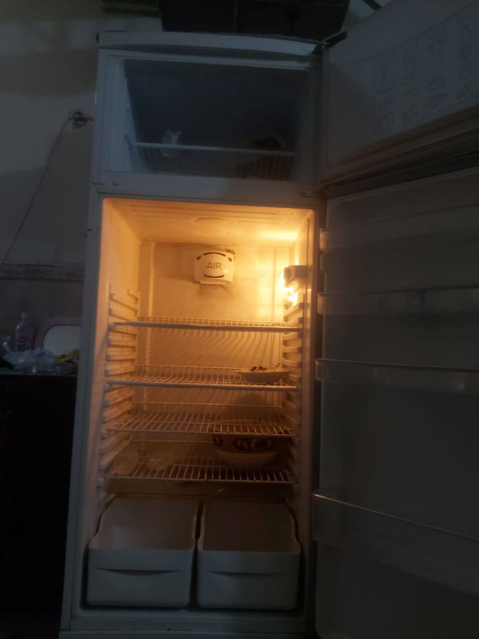 سلام عليكم سعره ثلاجه 250وسعر مجمده 250 اتصلو عل رقم ***********
