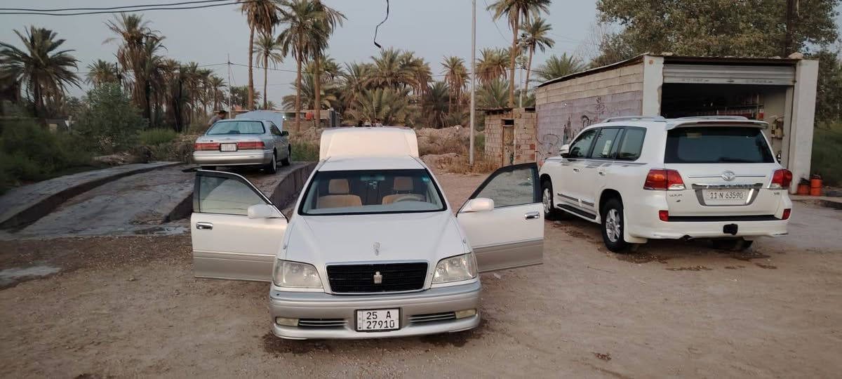 كراون موديل ٢٠٠٣ رقم كركوك مشروع وطني السيارة جديدة تحويل مباشر  *********** اتصال واتساب
