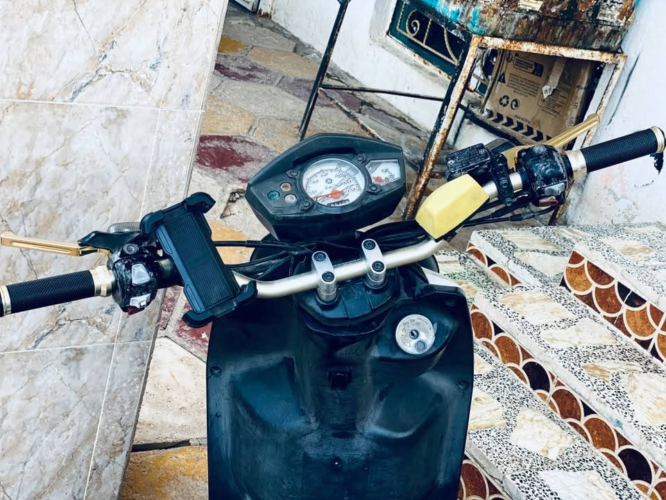 سكنس جبلي نوزل
مع اضافات تزويد:
كلجات رياضي مع (وجود الكلجات البلادي
كفر اللايتات الامامي ام عيون مع لايت زنون قوي 
(الكفر مال الحاويه موجود وياها )
صالنصة تيماكس

دراجه نظيفه وما مفتوحه واستخدام قليل 
سعر 1250 الف
واتساب ***********
