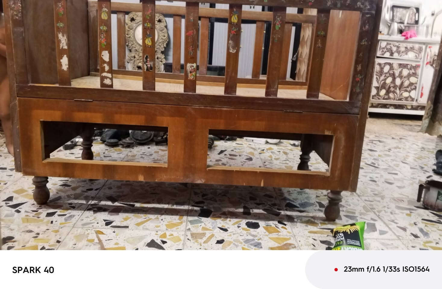سلام عليكم هاي غراض مال بيت مستعمله كلمن وسعرهه مكاني سبع قصور شارع ابو احمد قرب م
مدرسه***********

نص مكتوب في الصور:
- SPARK 40 23mm f/1.6 1/33s ISO1564
- SPARK 40 23mm f/1.6 1/33s ISO1613
- SPARK 40 23mm f/1.6 1/33s ISO1506