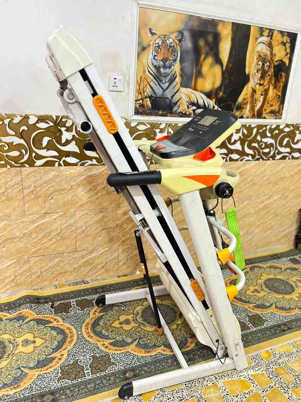 جهاز جري صناعة فرنسي بي رجاج تكسير شحوم  وبي شناو بطن وبي شاشه تعد وقت سعرات حراريه قياس نبضات القلب مسافه مقطوعه وبي اواكس بلوتوث يحمل 120K وبي حامل الاكواب عدد2 وبي  جهاز يطبك ومياخذ مساحه كامل مواصفات سعره 275 الف بغداد يوجد توصيل لجميع المحافظات ***********
