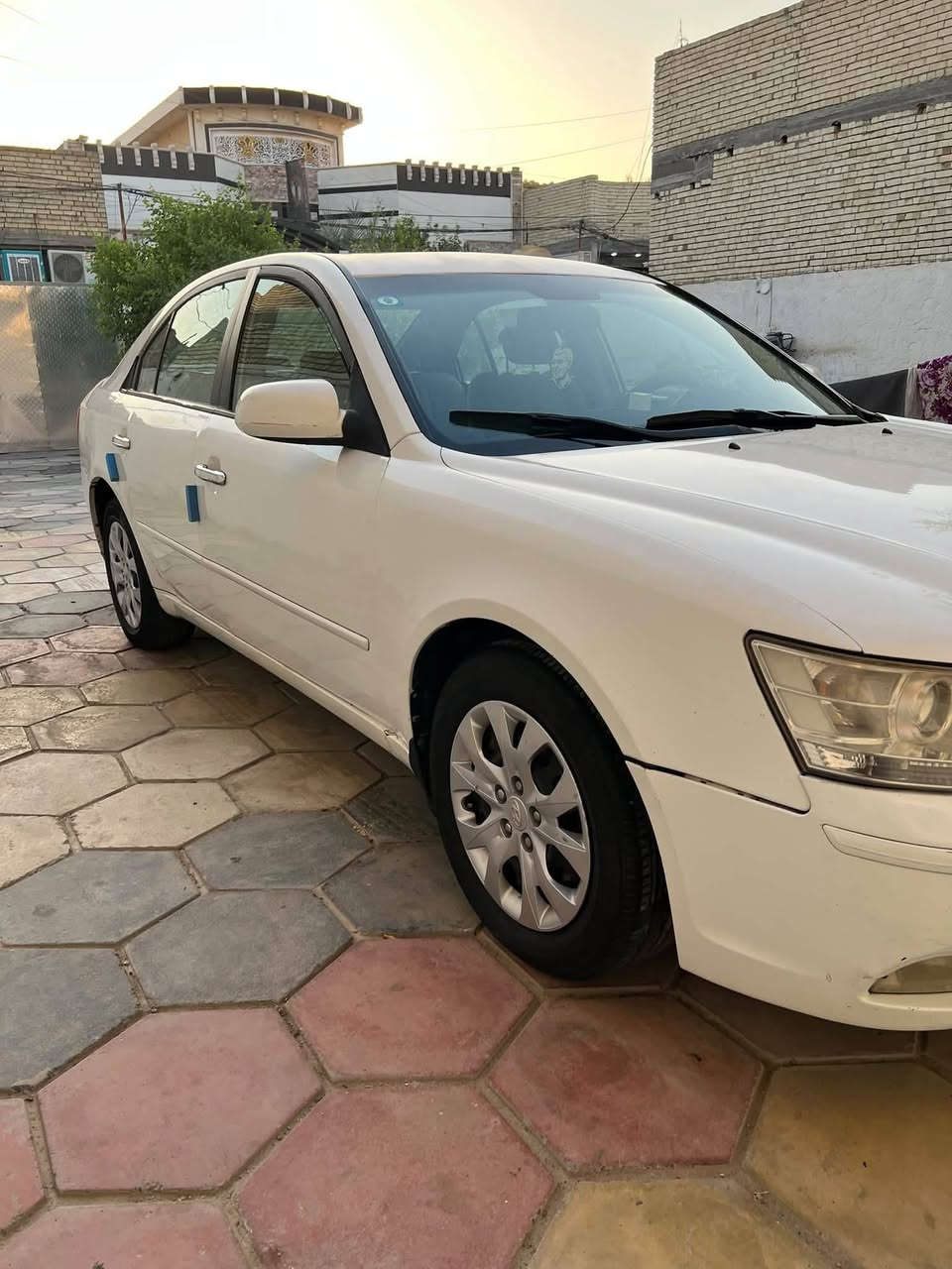 سلام عليكم سوناته موديل 8
محرك 6سلندر 

تبريد ثلج 

كير ومكينه مكفولات  

بيها فقط صبغ حزام 

رقم بغداد باسمي تحويل مباشر 

مكاني بغداد الشعلة السعر 95 وبيها مجال

ترهم مراوس

***********
