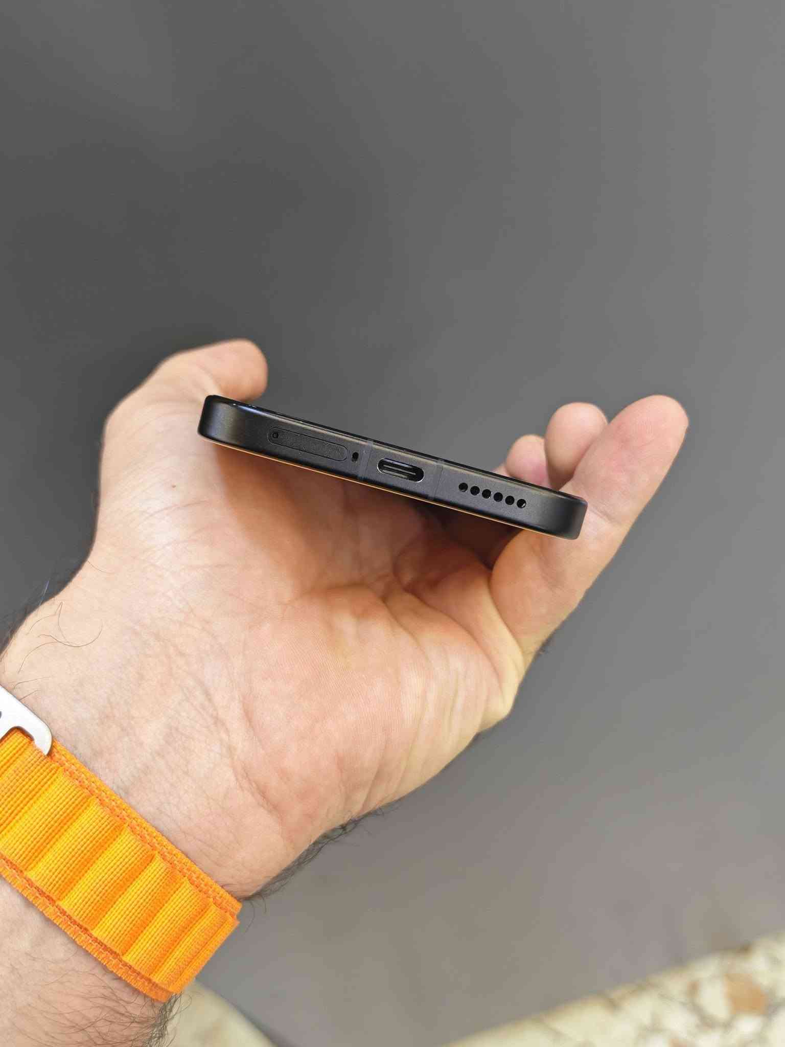 للبيع بوكو x8pro
ذاكرة 256/8
كامل ملحقات
السعر 525 الف 
بغداد حي الجهاد
***********
