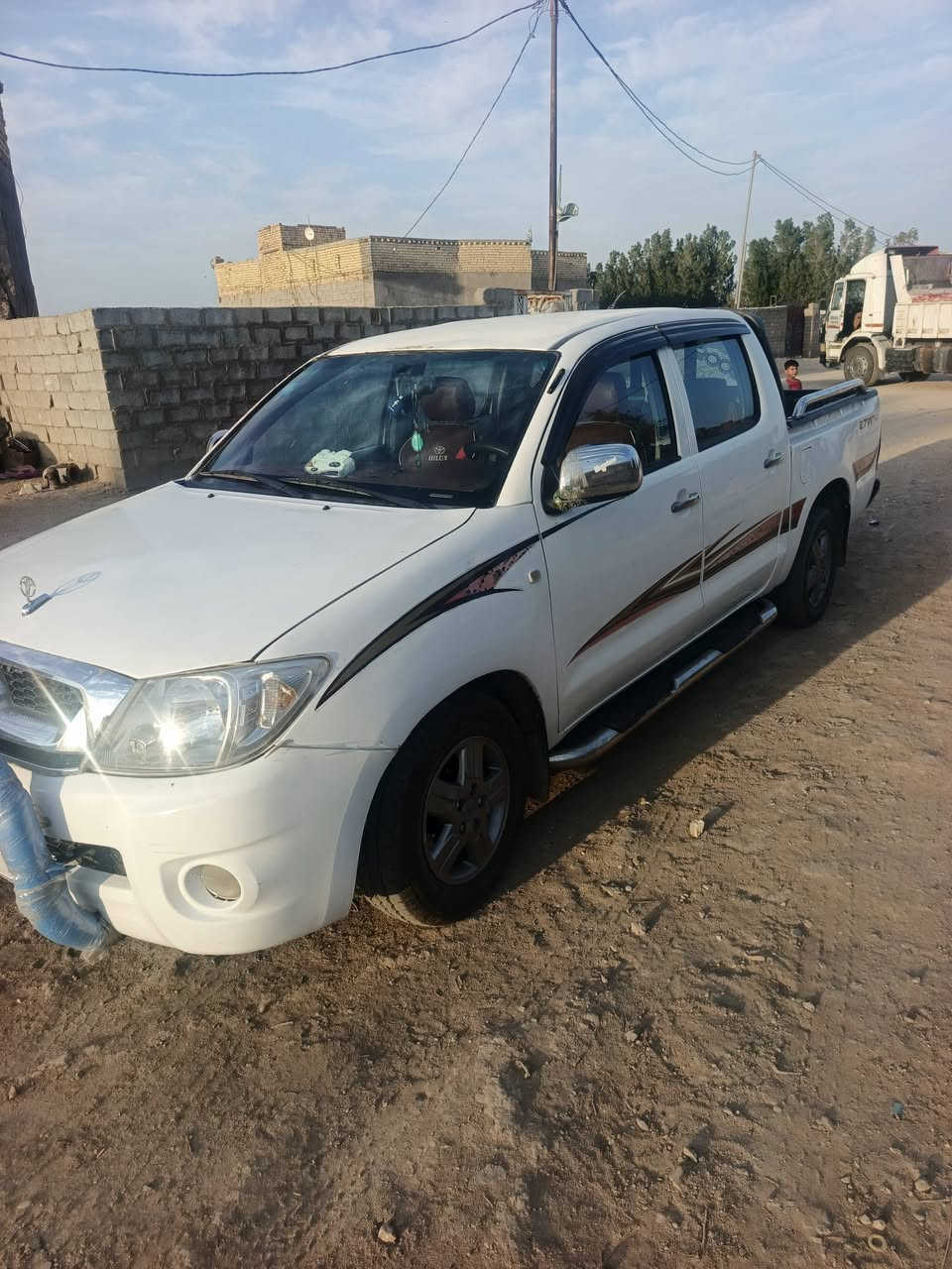 هايلوكس • ٢٠٠٩ • مكفولة لل٢٠٣٠