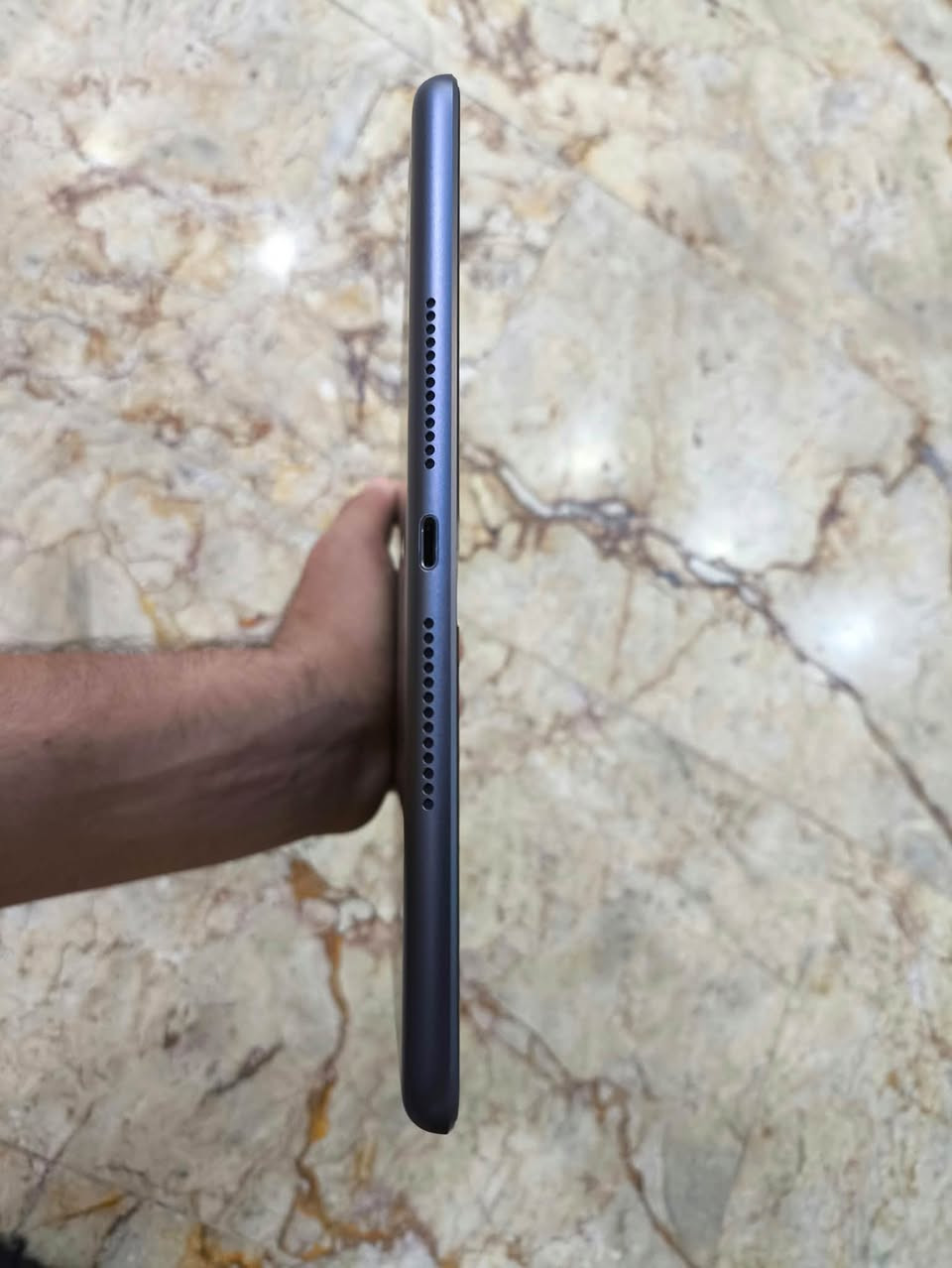 #للبيع
الجهاز: iPad / 9 
 السعة: 64 جيجابايت
 حالة البطارية: فحص على الحاسبة (لأن النسبة لا تظهر في الجهاز مباشرة)
 الملحقات 
1.شاحنه
2.ماوس 
3.كيبورد 
4.كفر حماية أنيق 
 السعر: 200 وبيه مجال بسيط 
 للإستفسار والتواصل:
📞 ***********
📍 الموقع: النجف الأشرف
