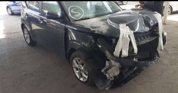 السلام عليكم كيه صول 2021سياره هاذه حادثه سياره نظيفه سياره دكتور السعر110وبيه مجال للستفسار ***********

نص مكتوب في الصور:
- أرسل دردشة