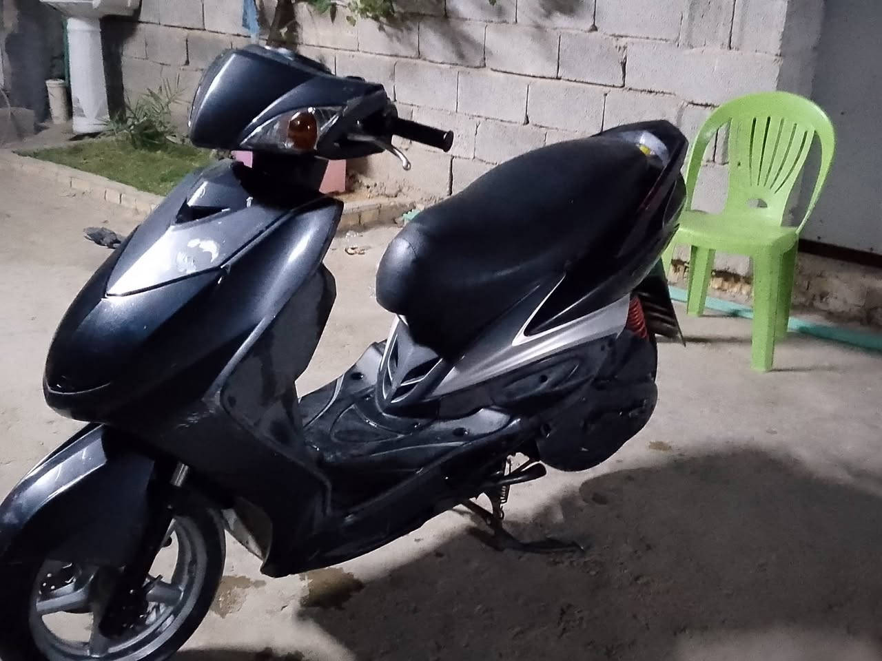 سلام عليكم دراجه سكنس فحل كابريتر دراجه حلوه ونضيفه جيب فيتر وفحص تأخذها من من باب البيت سعر 550 وبيها مجال 
مكان زعفرانيه ***********
