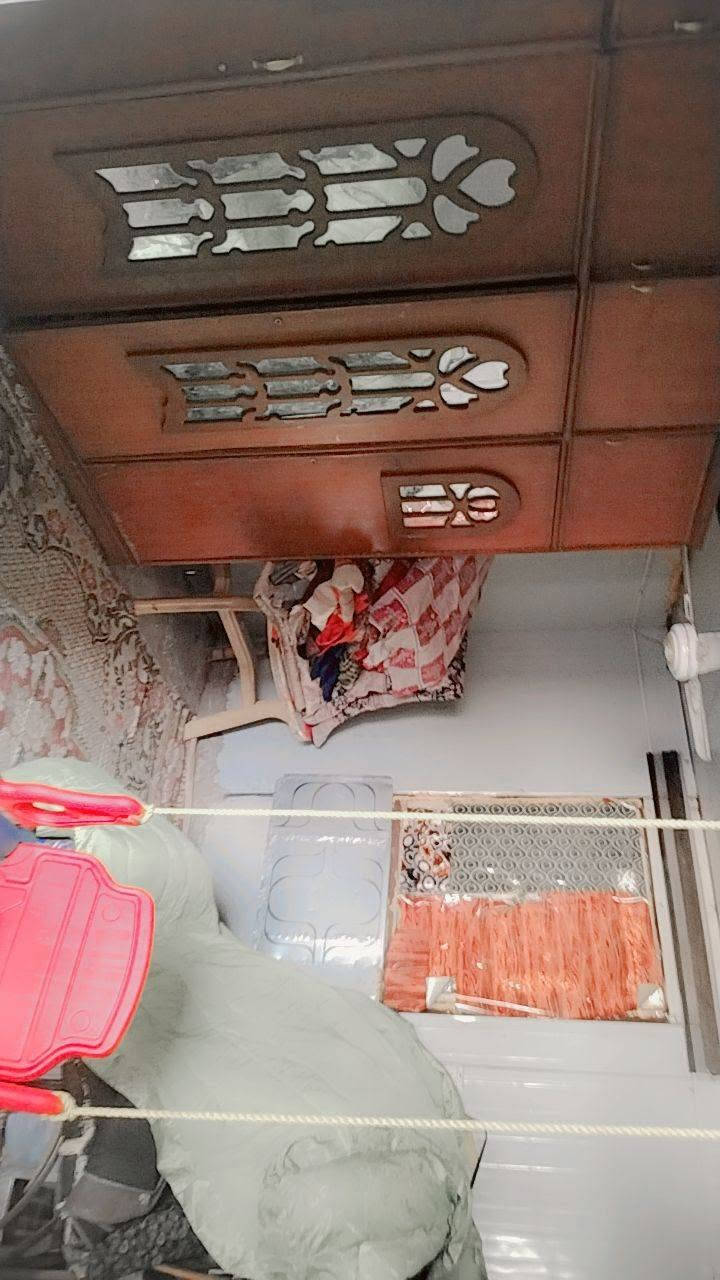 سلام عليكم كرفان كامل بدون ارضية للبيع... يحتوي على غرفتين ومطبخ وحمام... بغداد حي الاعلام...*********** واتساب
