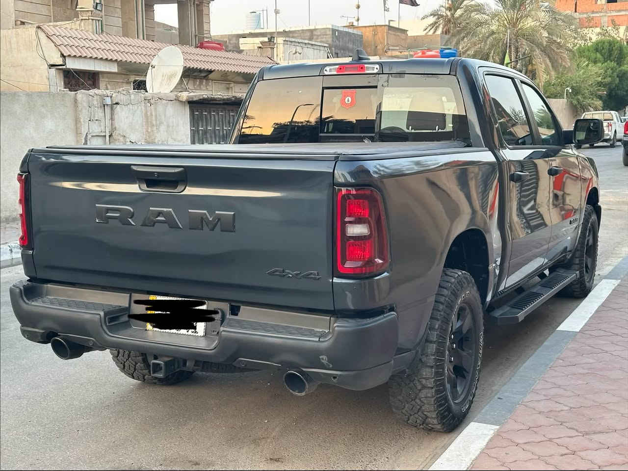 🔥 للبيع دوج رام 1500 Warlock موديل 2025 🔥
🚘 سيارة مميزة بحالة ممتازة، تجمع بين القوة والفخامة والشكل الرياضي.

⭐ الموديل: 2025
⭐ الفئة: Ram 1500 Warlock
⭐ الدفع: 4×4
⭐ المحرك: 3.0L Hurricane Turbo
⭐ القوة: 420 حصان
⭐ ناقل حركة أوتوماتيك 8 سرعات
⭐ نظام تعليق Bilstein
⭐ رفع مصنعّي 1 إنش
⭐ جنوط سوداء 18 إنش
⭐ كفرات All-Terrain
⭐ شبك Warlock أسود
⭐ إضاءة LED
⭐ شاشة Uconnect
⭐ مثبت سرعة متكيف
⭐ تشغيل عن بُعد
⭐ حساسات وأنظمة أمان متقدمة
⭐ حوض خلفي بإضاءة

📍 الموقع: البصرة
🛣️ الممشى: 29,000 كم
🎨 اللون: أزرق غير محدد
📄 الملكية: رقم شهداء
💰 السعر: 34,000 دولار

✅ السيارة جاهزة للفحص والمعاينة.

📞 للتواصل: ***********
