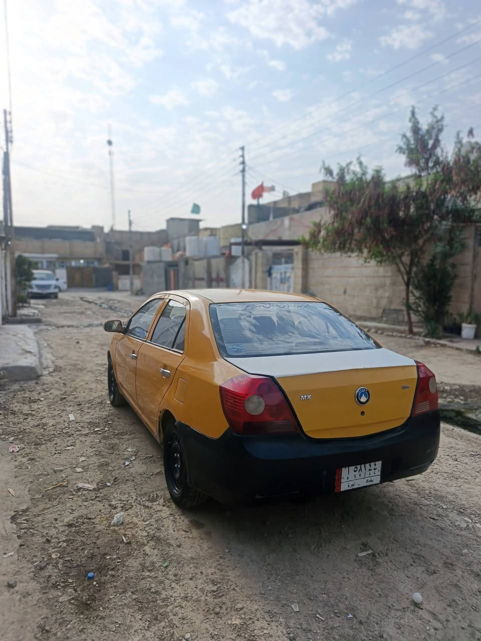 السلام عليكم جيلي أم كي للبيع الشراي ينتصل مكفوله من كير مكينه حداديه راعيه يريد تحويل ***********السعر 30هيه غرامات صفر
