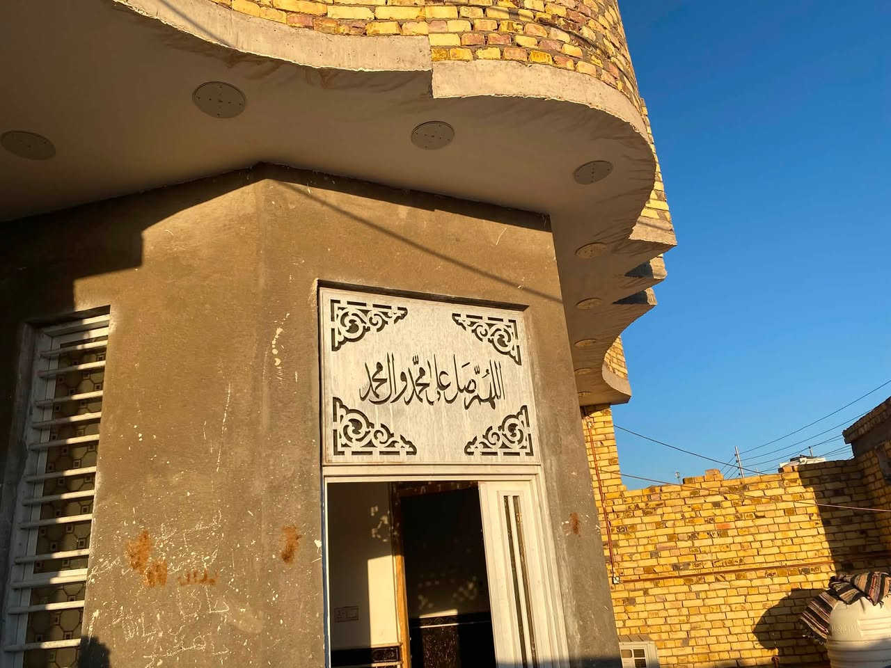 بيت للبيع المساحه 300 مترطابو  زراعي
العنوان ميسان الحولي منطقه عباده 

الاستفسار ***********
