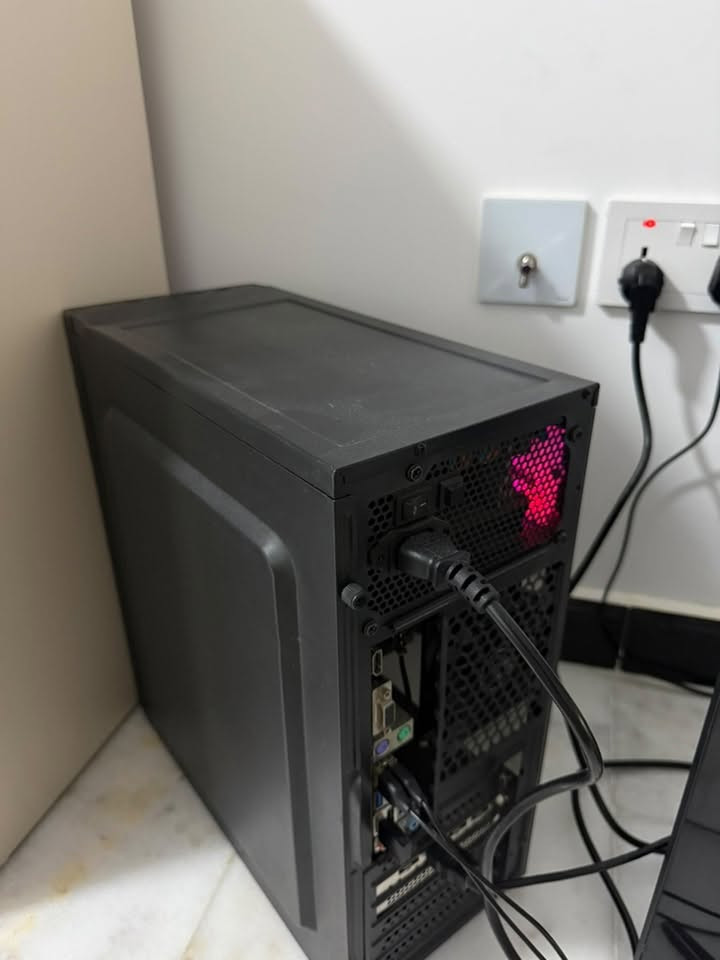 R5 4650g
M. B A520 msi
Ram 16 2*8 3000 corsair
Rx 5700xt جديد
Ssd m. 2 128
Power supply 500w aero cooler
Cpu cooler aero cooler
Case 2 fans
السعر 750 مكاني البصرة 
***********

