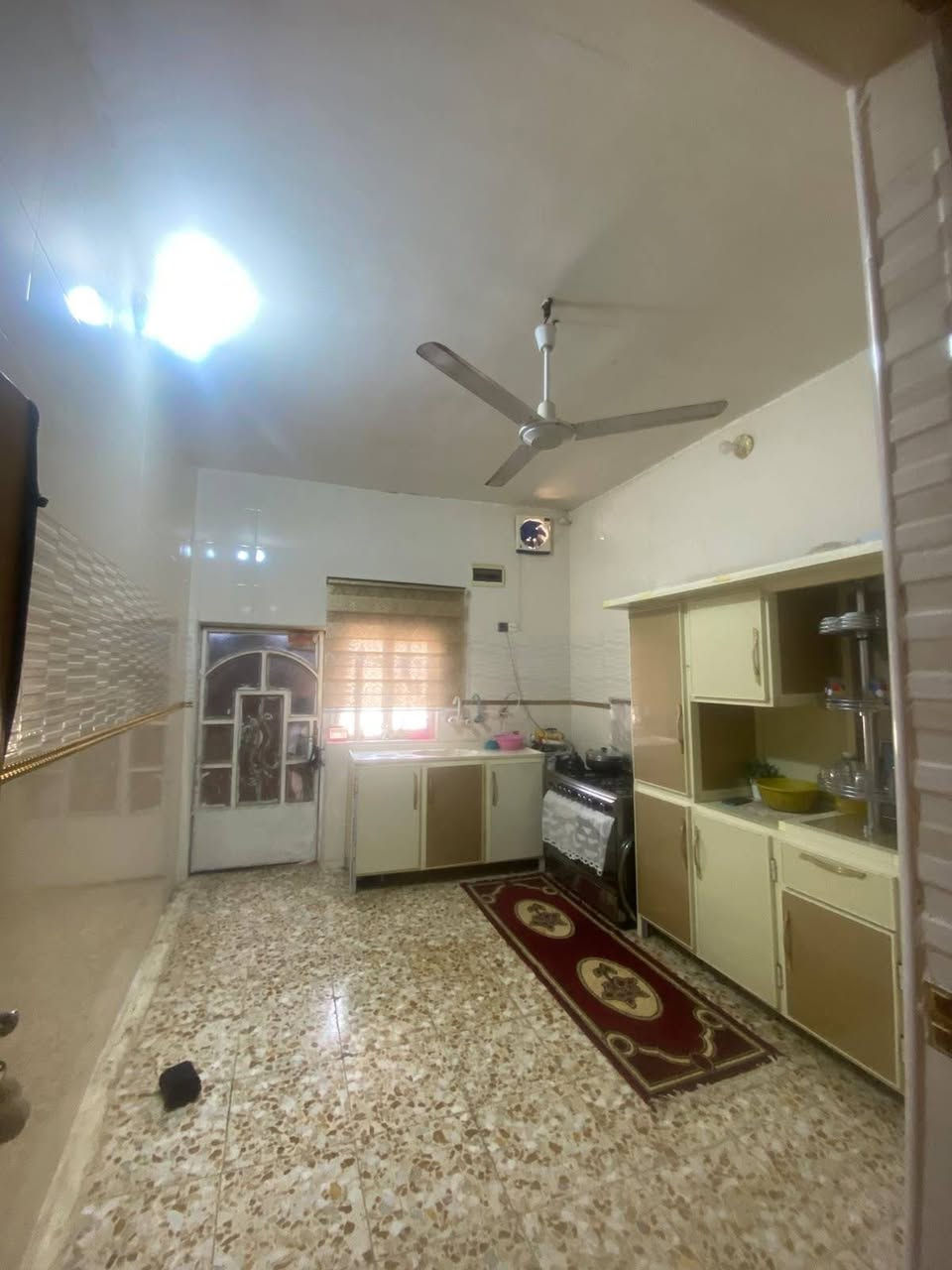 سلام عليكم 
بيت للبيع زراعي مساحه 240
غرف عدد اثنين
صاله +براني
قرب حسينه الخضيري 
لتفاصيل ولاستفسار ***********
