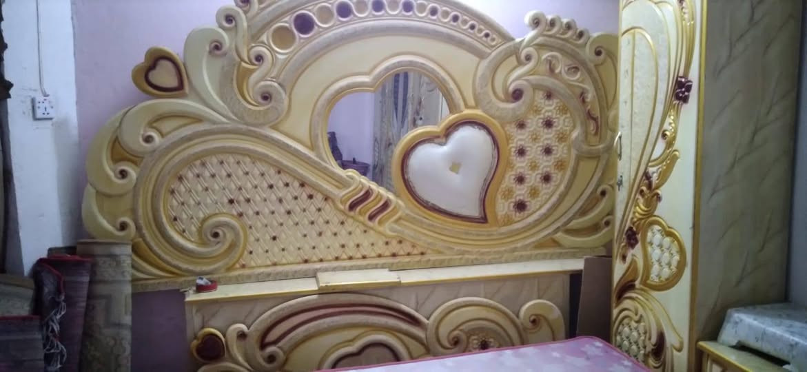 غرفه للبيع عراقيه خشب  ثقيل نظيفه حيل السعر750 /***********
