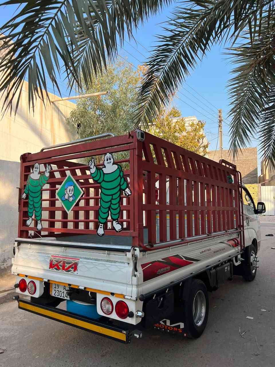 ‏فحل للبيع مقفول كفالة عامة تاير محور 14 سدد 27 كأنكم محور ما ناقصها شيء السيارة مقفول عامة مكان السيارة بصره قضاء المدينة٠ صفر￼*********** رقم الهاتف￼
