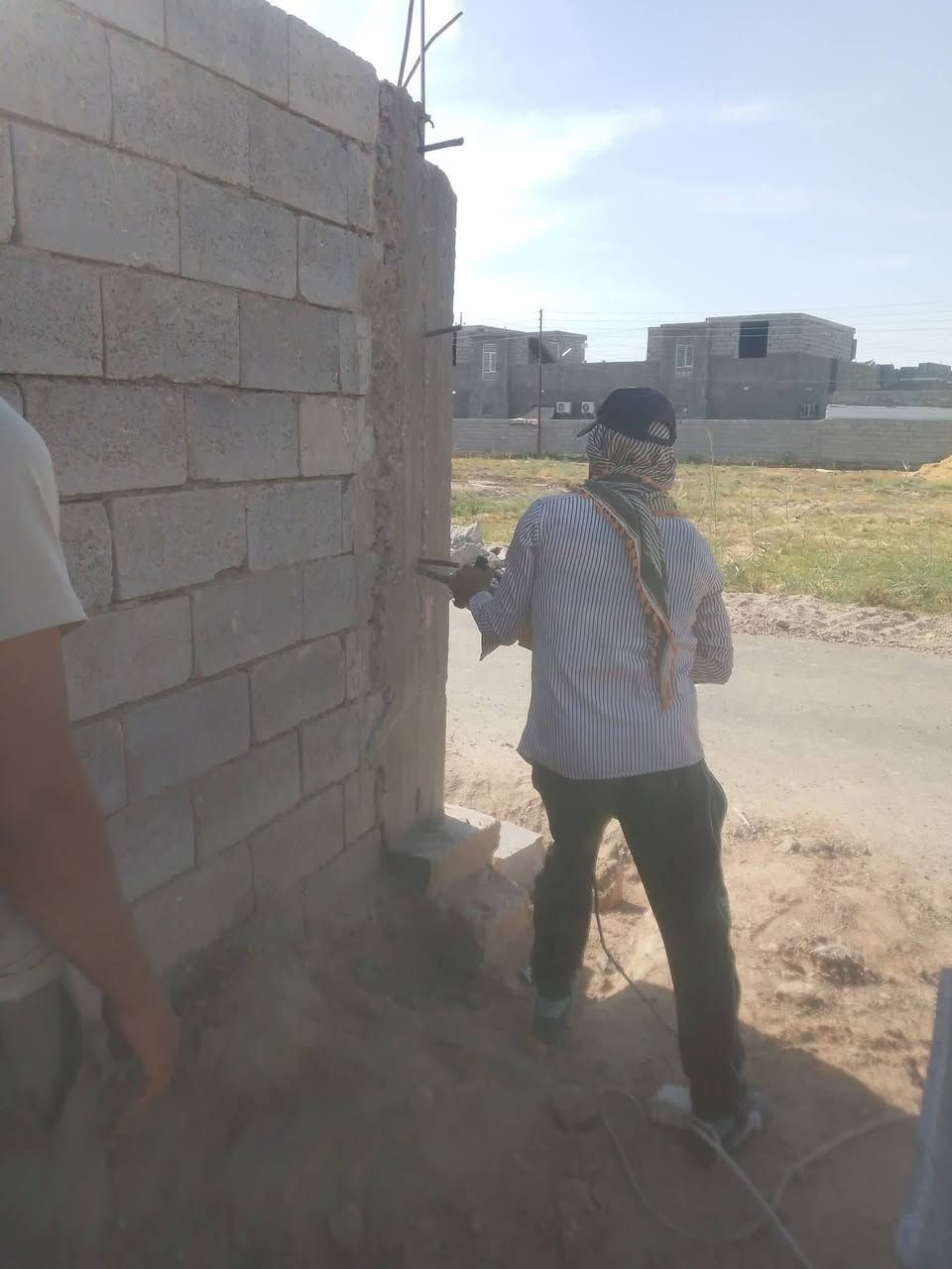 سلام عليكم  /  يوجد كادر عمل جاهز /  تصعيد مواد /  تنضيف بيوت /  تفليش /  تكشيط /  دفن نهري /  شقلنه ليل ونهار /  ومعداتنه جاهزه  ومالك دخل بكلشي تأخذ شقل جاهز مني سلمني شقل وتأخذ شقل جاهز / ماعليك بس تصال على رقم /// ***********
