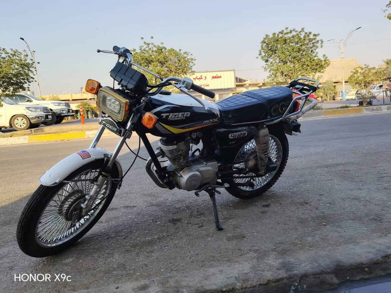 السلام عليكم دراجه للبيع موديل 2020 اربعه كير‏ للتواصل 📞د‪***********‬‏

نص مكتوب في الصور:
- HONOR X9c