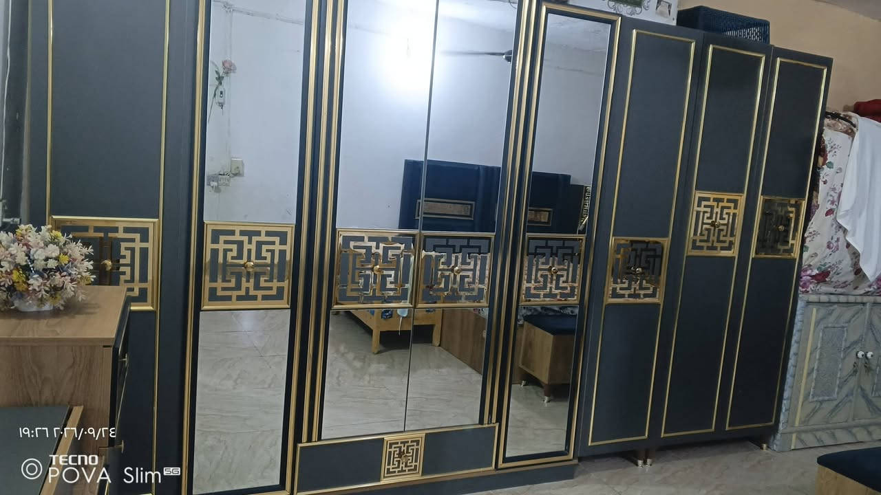 السلام عليكم ورحمة الله وبركاتة 
غرفه تركي لبيع نضيفه ***********

نص مكتوب في الصور:
- ١٩:٢٦ ٢٠٢٦/٠٩/٢٤ TECNO POVA Slim 5G
- 19:26 2026/09/24 TECNO POVA Slim 5G
- 19:36 2026/09/24 TECNO POVA Slim 5G