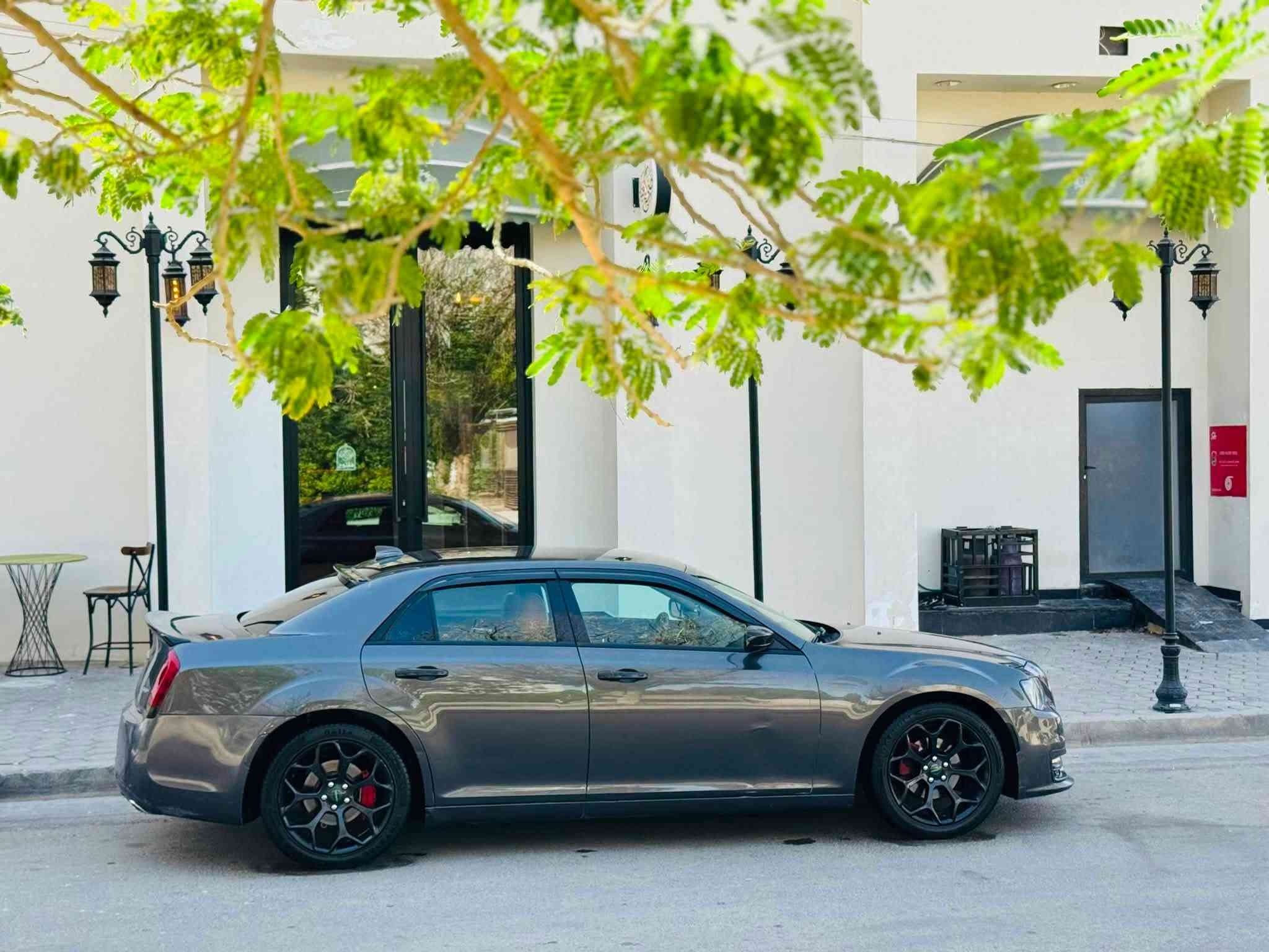 وبامه موديل 2019اصل وارد أمريكي حادثه جاملق وقبق جنطه فقط وباقي سياره مكفوله من الضربه وصبق وتبديل سعره 184وبيه مجال رقم هاتف ***********موصفات سياره شاشه كبيره كامره خلفيه حساسات خلفية ماميه تشقيل عن بعد رادارات بل مري تدفئه بل كشنات محرك 6سندر كشنات كهربائي تحكم استيرن قطعتين تبريد بصمه تشقيل بصمه ابواب مثبت سرعه سياره تويل محرك وكير كفاله حداديه تخم تاير جديدات مكان سياره كربلاء مكلف بل نشر
